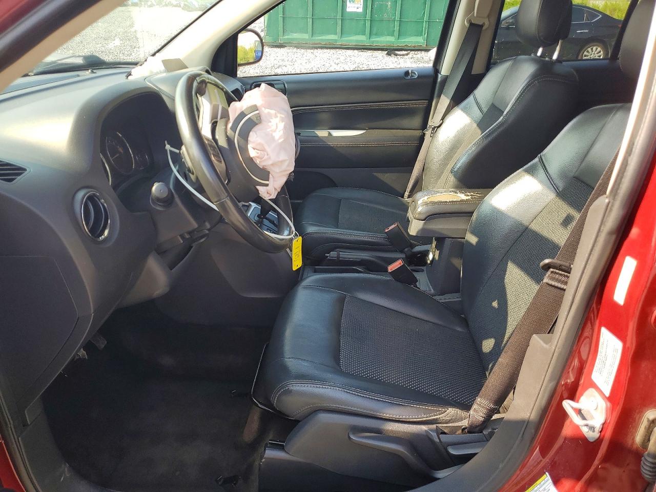 2017 Jeep Compass Latitude Red vin: 1C4NJCEB7HD160301
