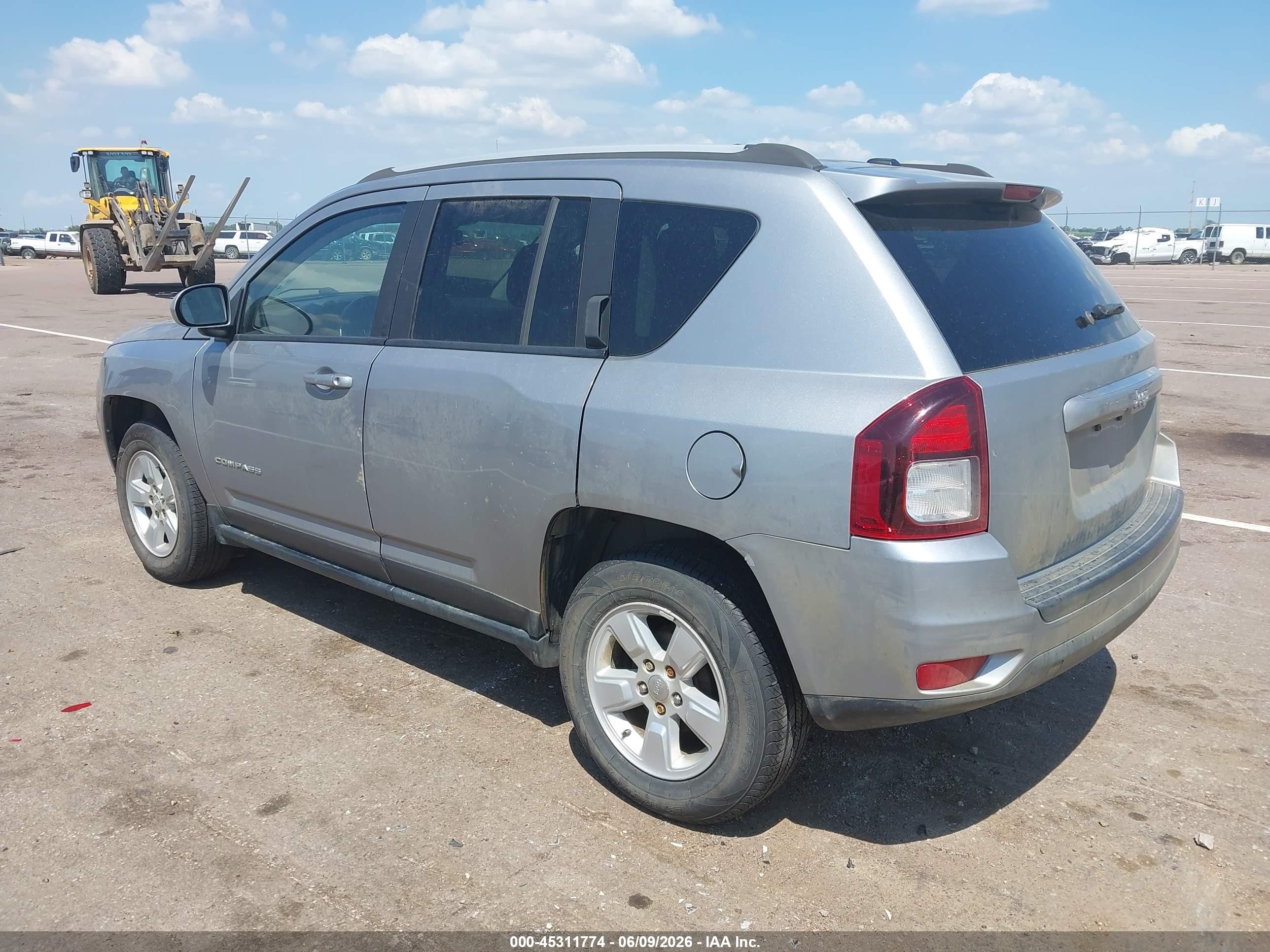 2017 Jeep Compass Latitude Fwd Gray vin: 1C4NJCEB7HD206564