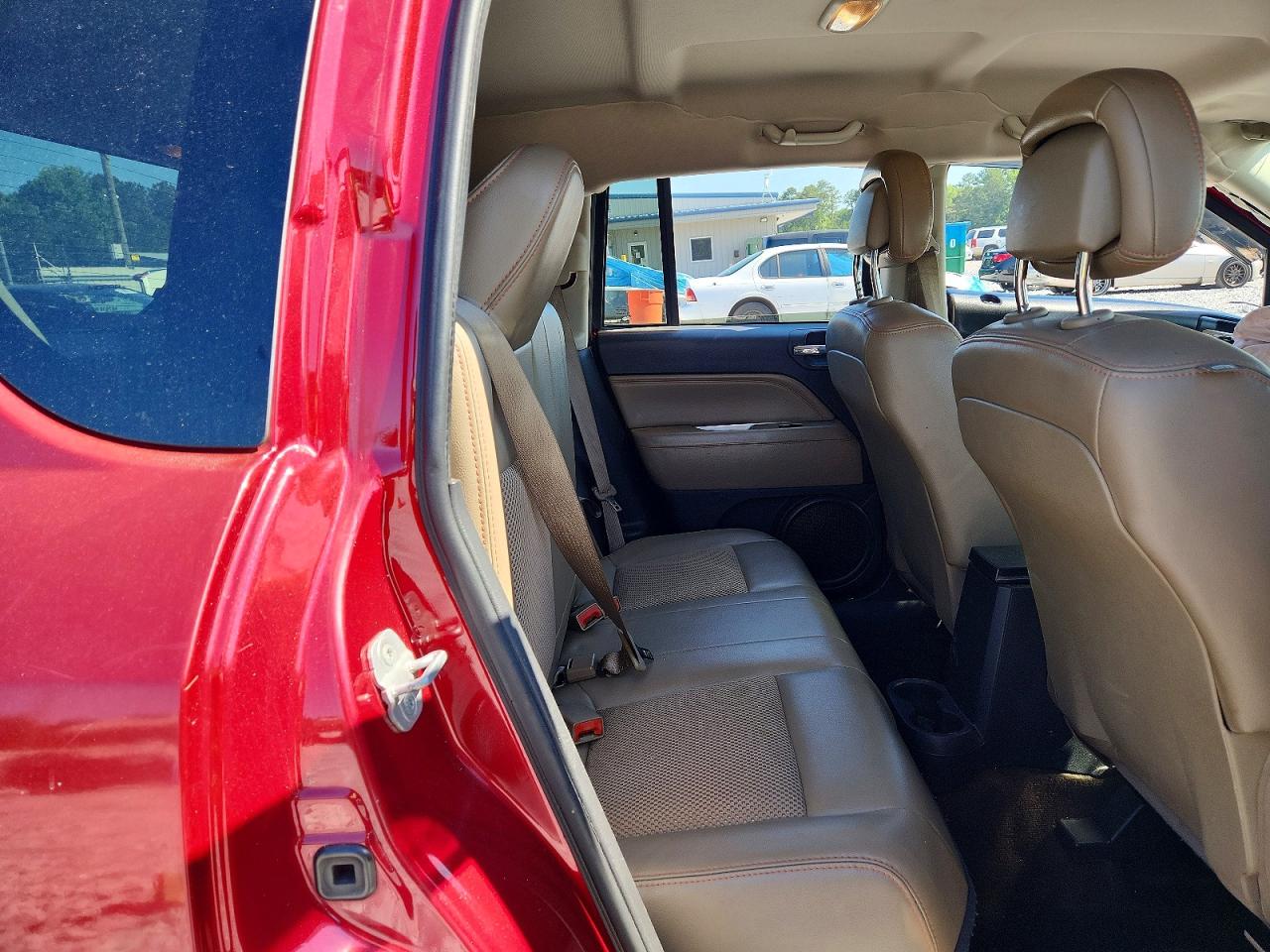 2014 Jeep Compass Latitude Red vin: 1C4NJCEB8ED529453
