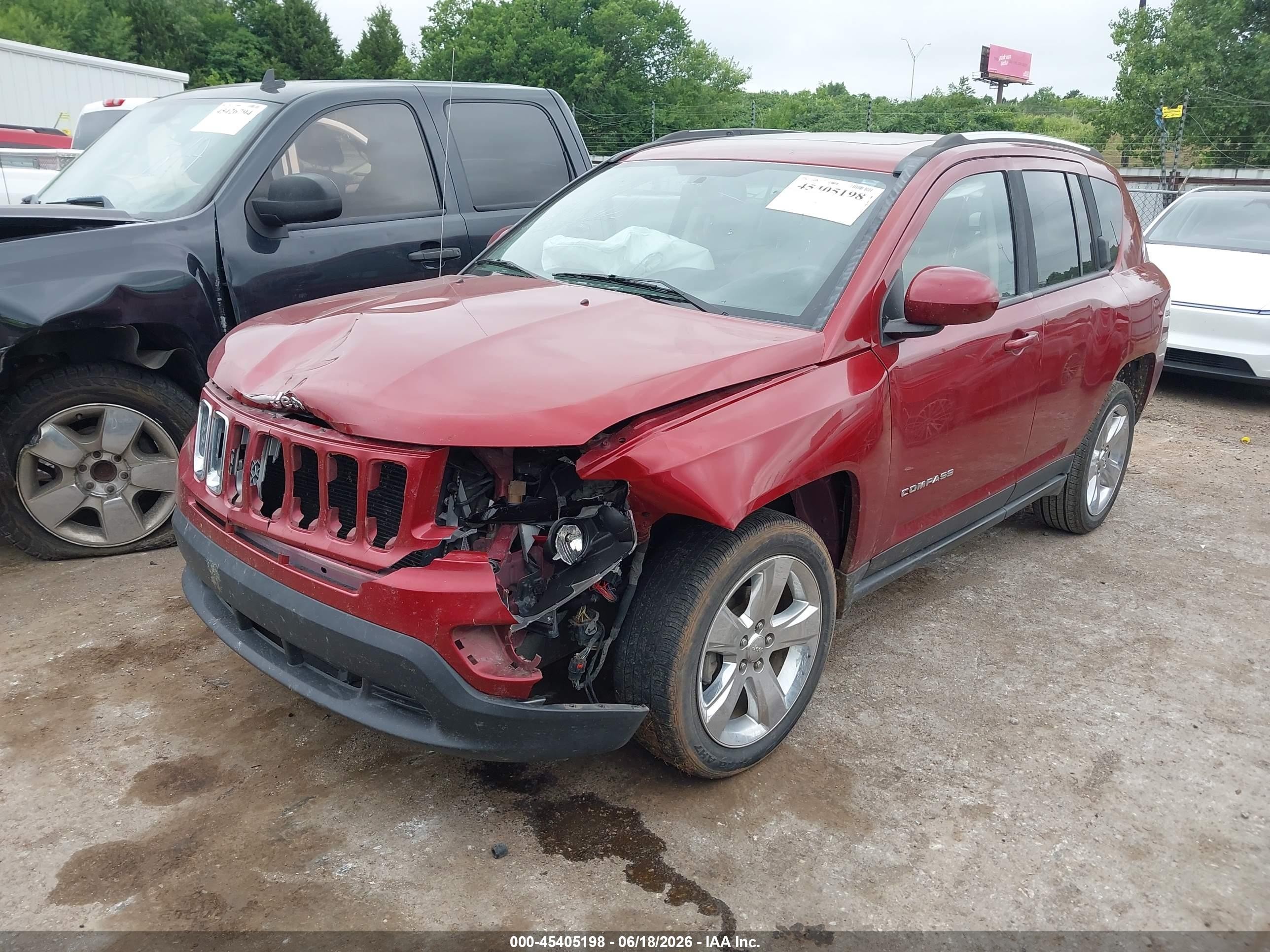 2014 Jeep Compass Latitude Red vin: 1C4NJCEB8ED618682