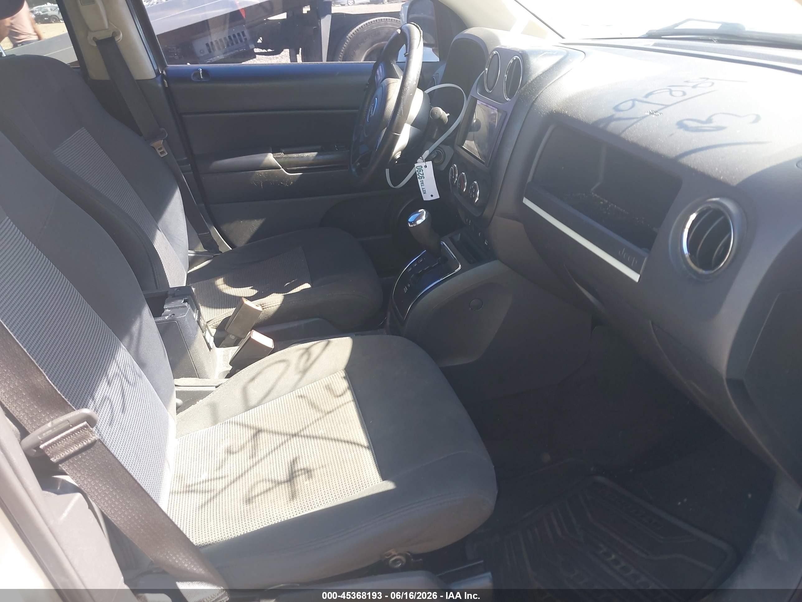 2013 Jeep Compass Latitude Gray vin: 1C4NJCEB9DD100269