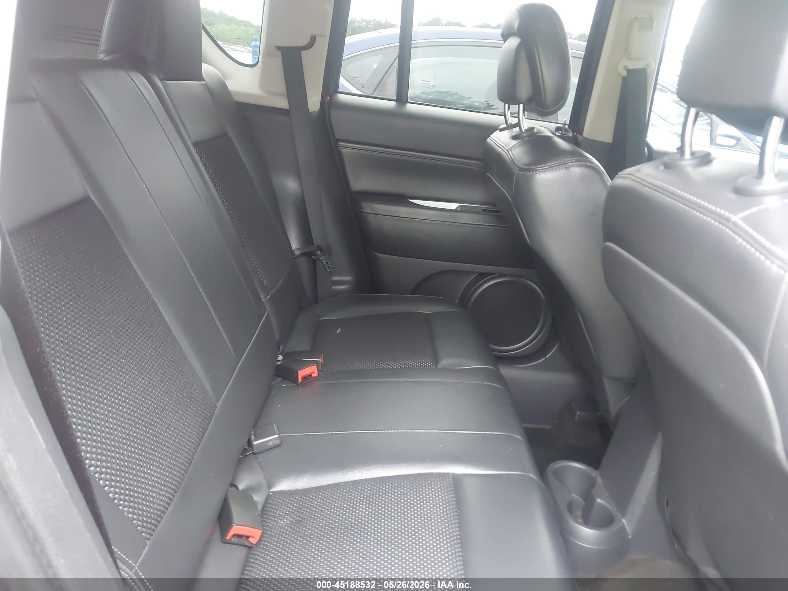 2014 Jeep Compass Latitude Red vin: 1C4NJCEBXED522245