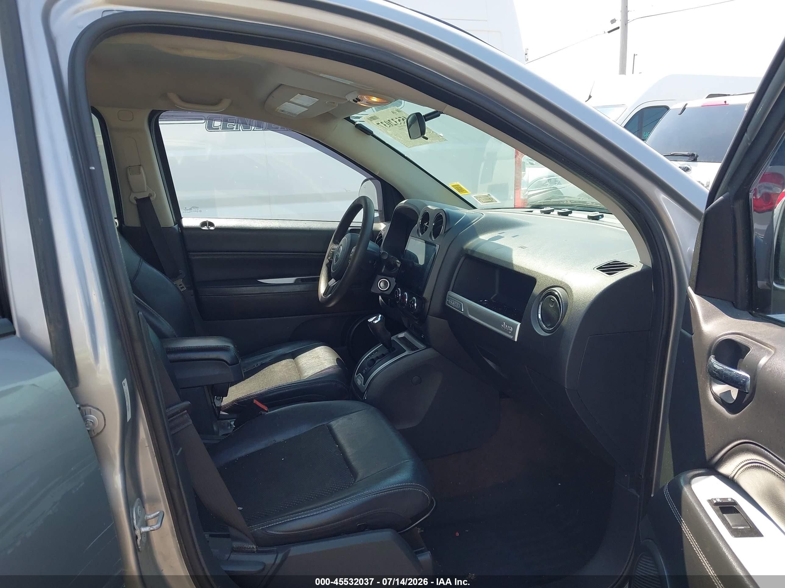 2014 Jeep Compass Sport/north Серебряный vin: 1C4NJDAB2ED835088