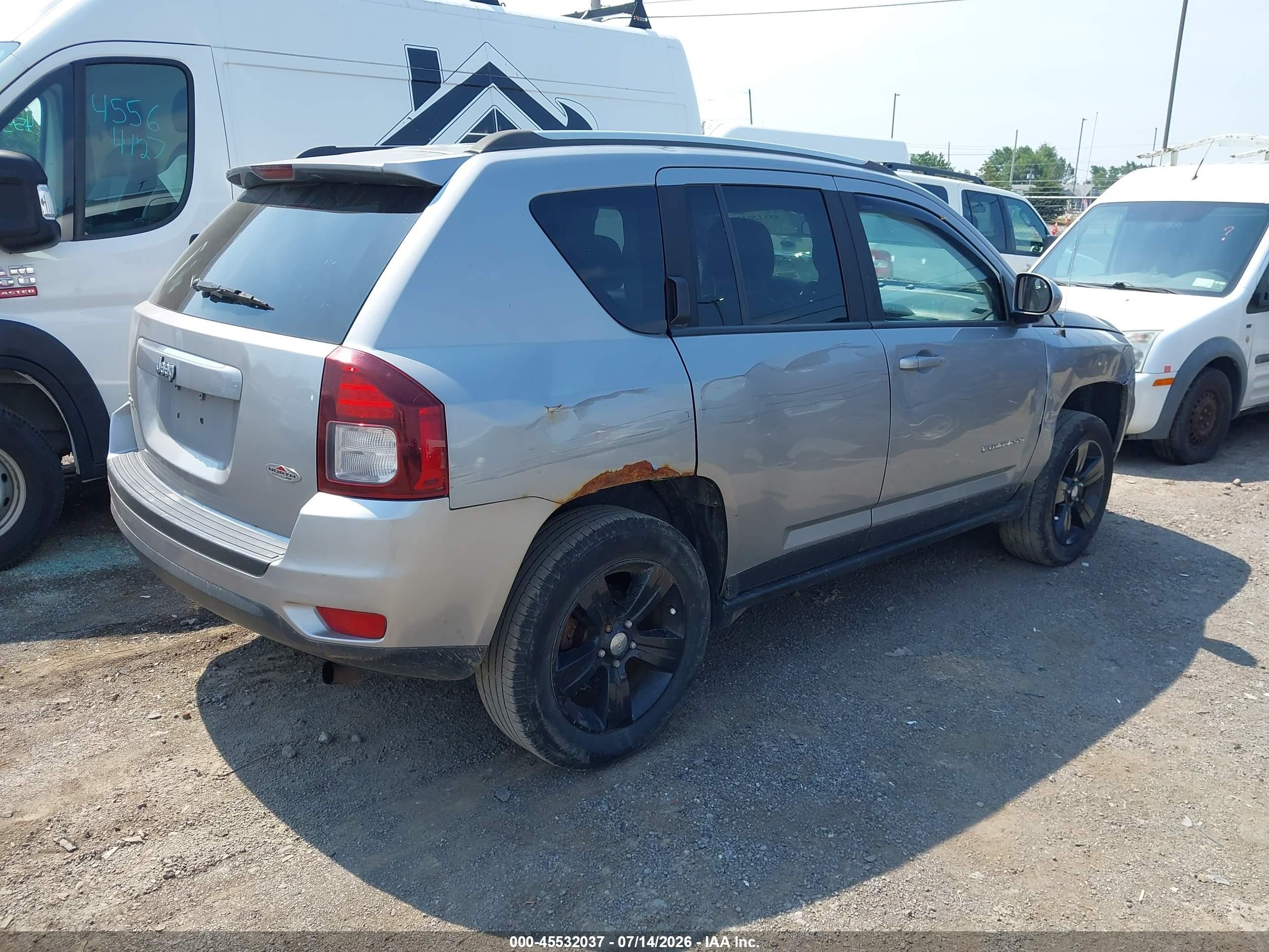 2014 Jeep Compass Sport/north Серебряный vin: 1C4NJDAB2ED835088