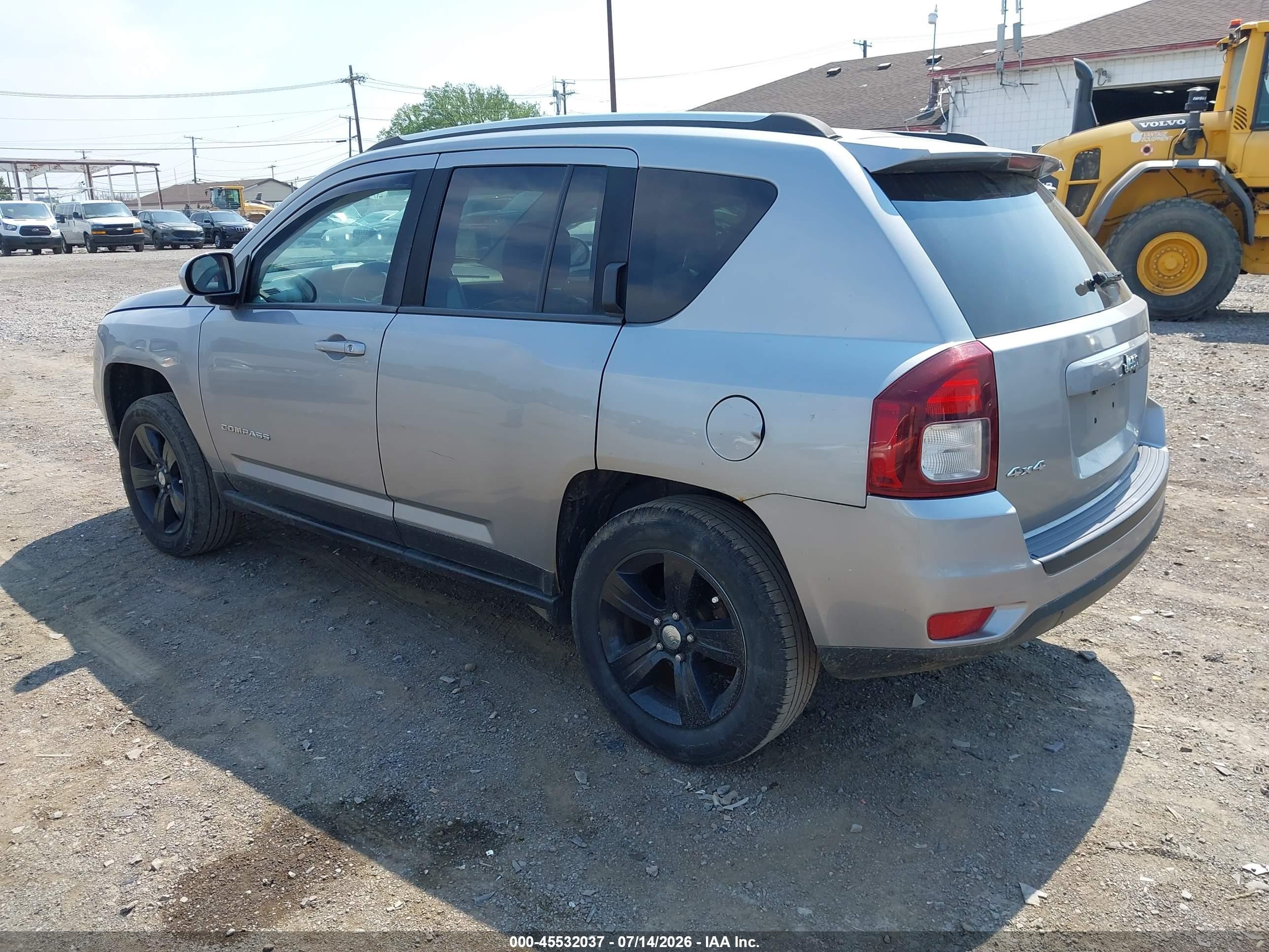 2014 Jeep Compass Sport/north Серебряный vin: 1C4NJDAB2ED835088