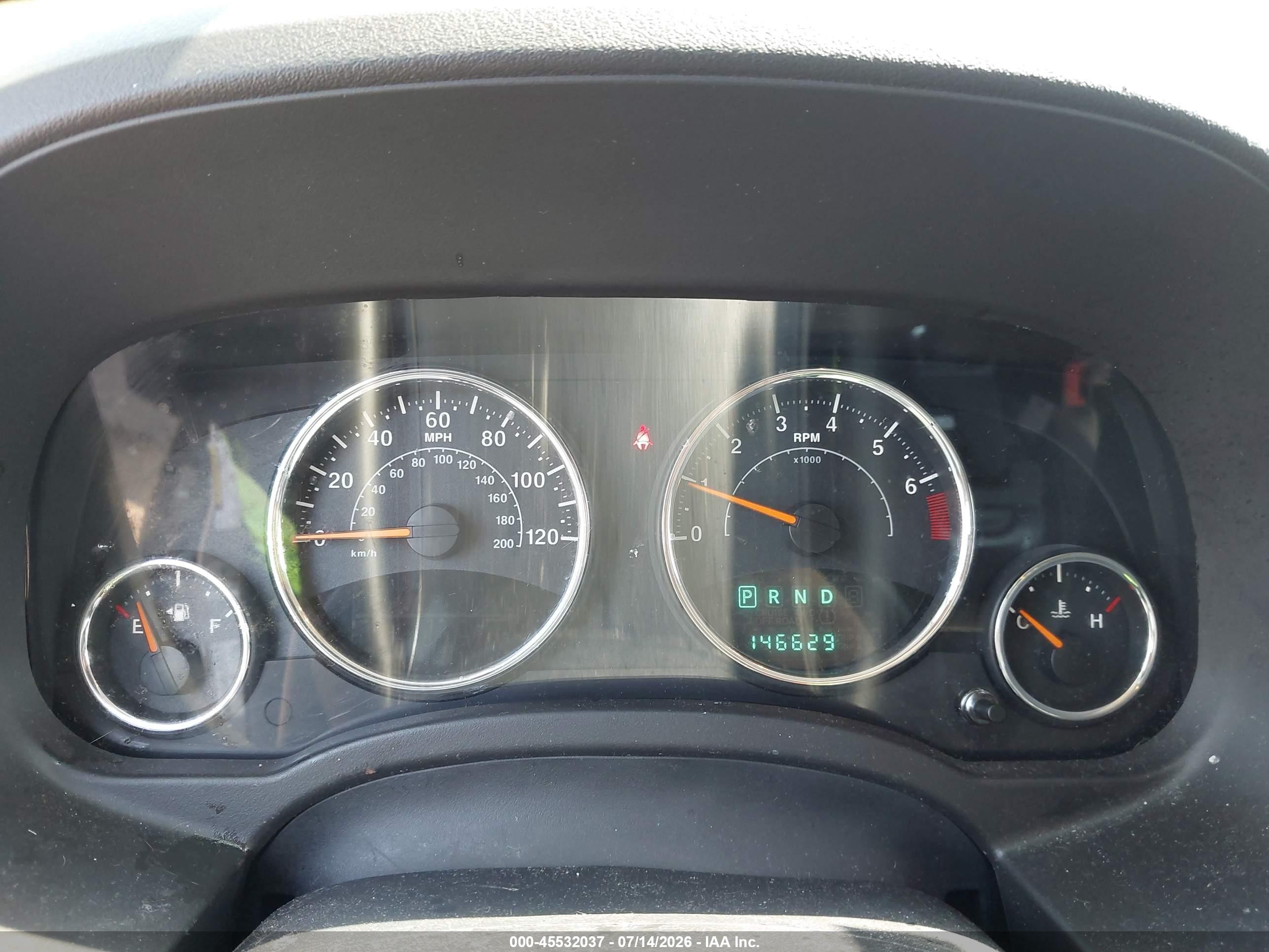 2014 Jeep Compass Sport/north Серебряный vin: 1C4NJDAB2ED835088