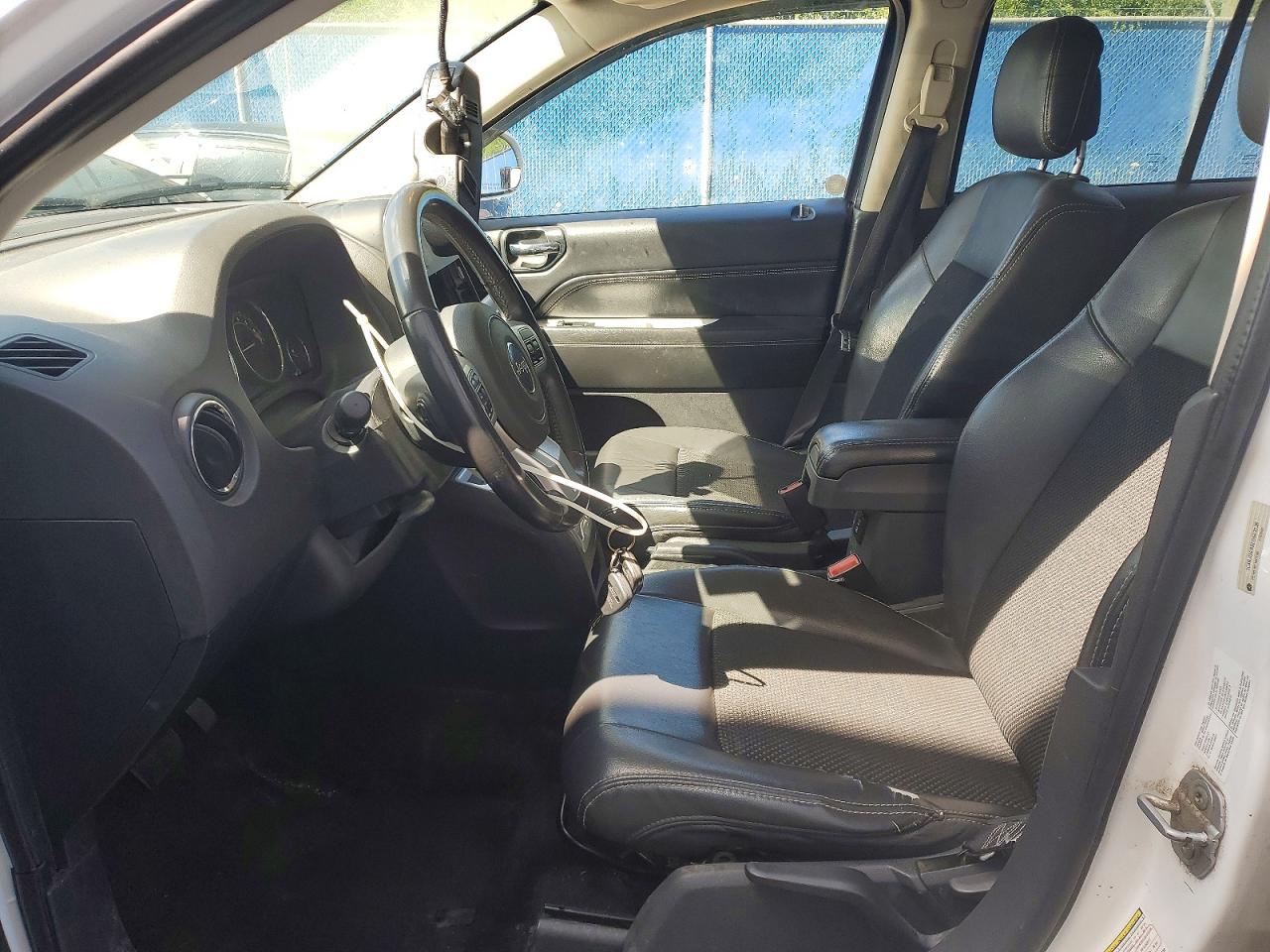 2014 Jeep Compass Sport White vin: 1C4NJDAB8ED603238