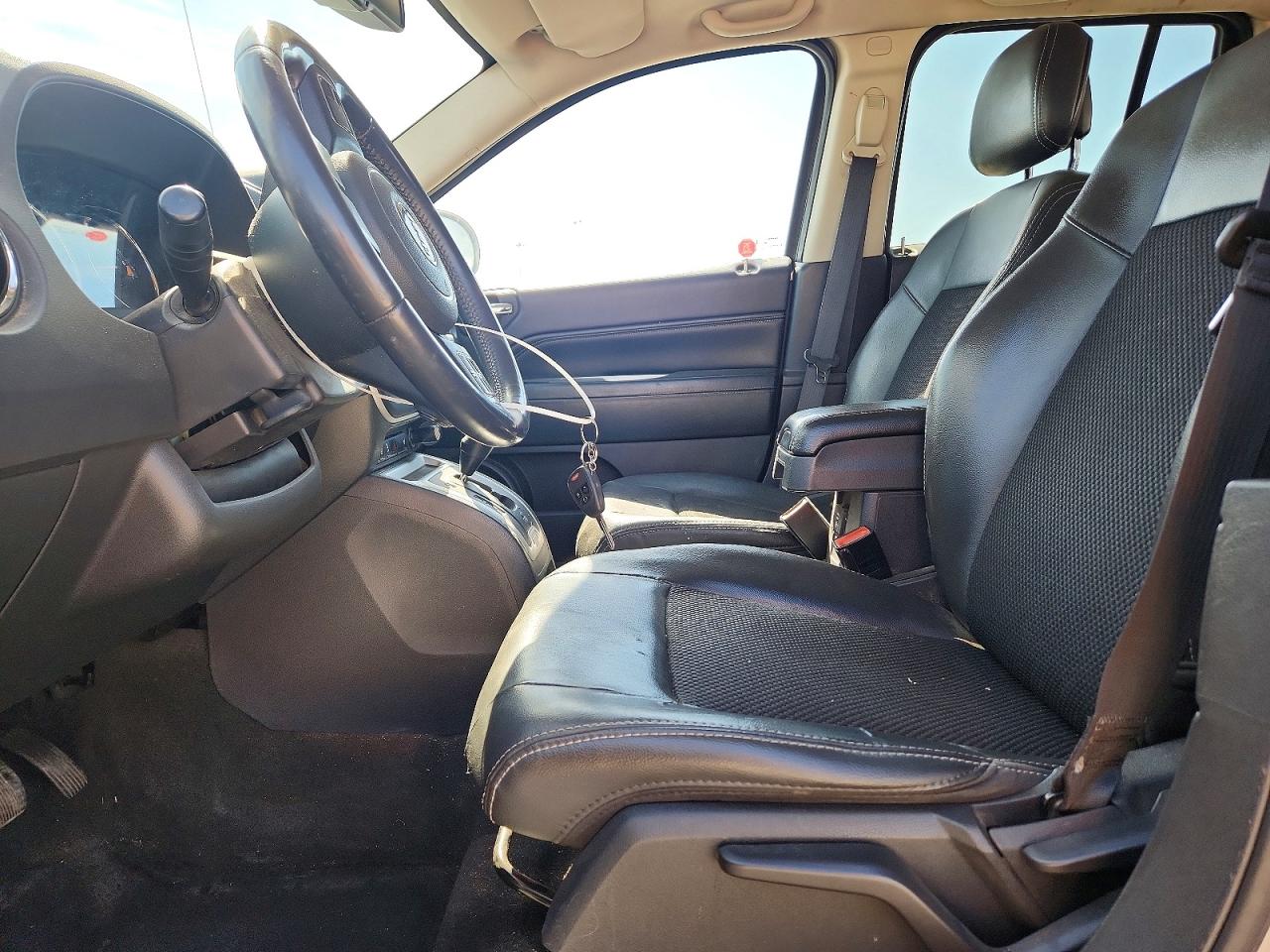 2014 Jeep Compass Sport Silver vin: 1C4NJDAB9ED762592