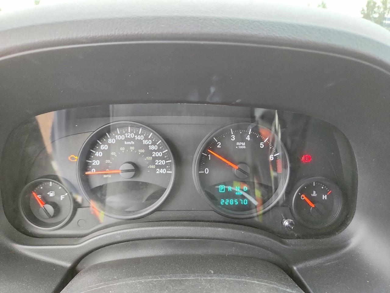 2012 Jeep Compass Silver vin: 1C4NJDABXCD663292
