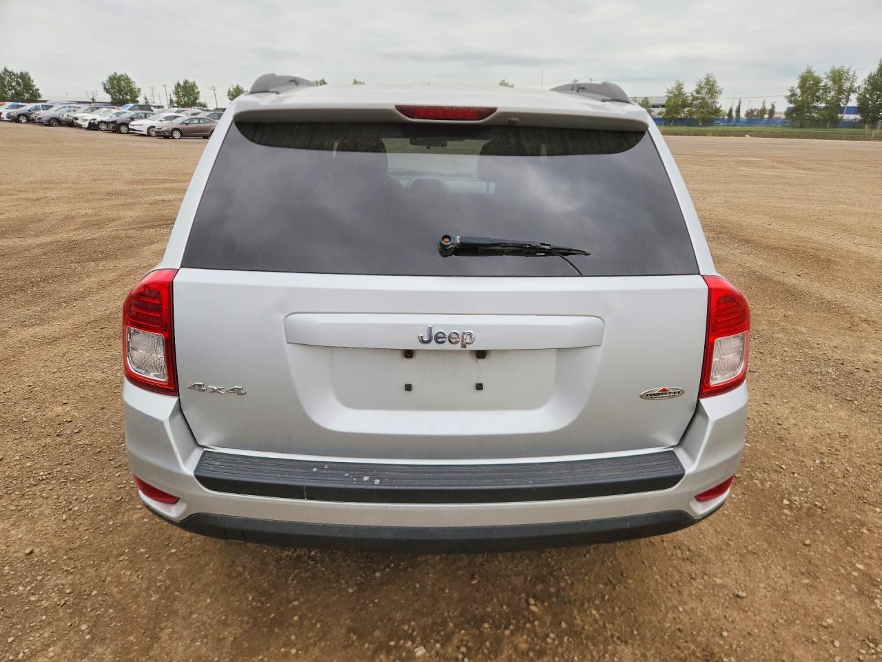 2012 Jeep Compass Silver vin: 1C4NJDABXCD663292