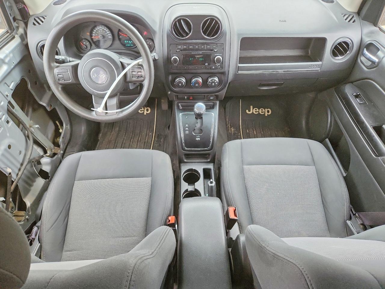 2012 Jeep Compass Silver vin: 1C4NJDABXCD663292
