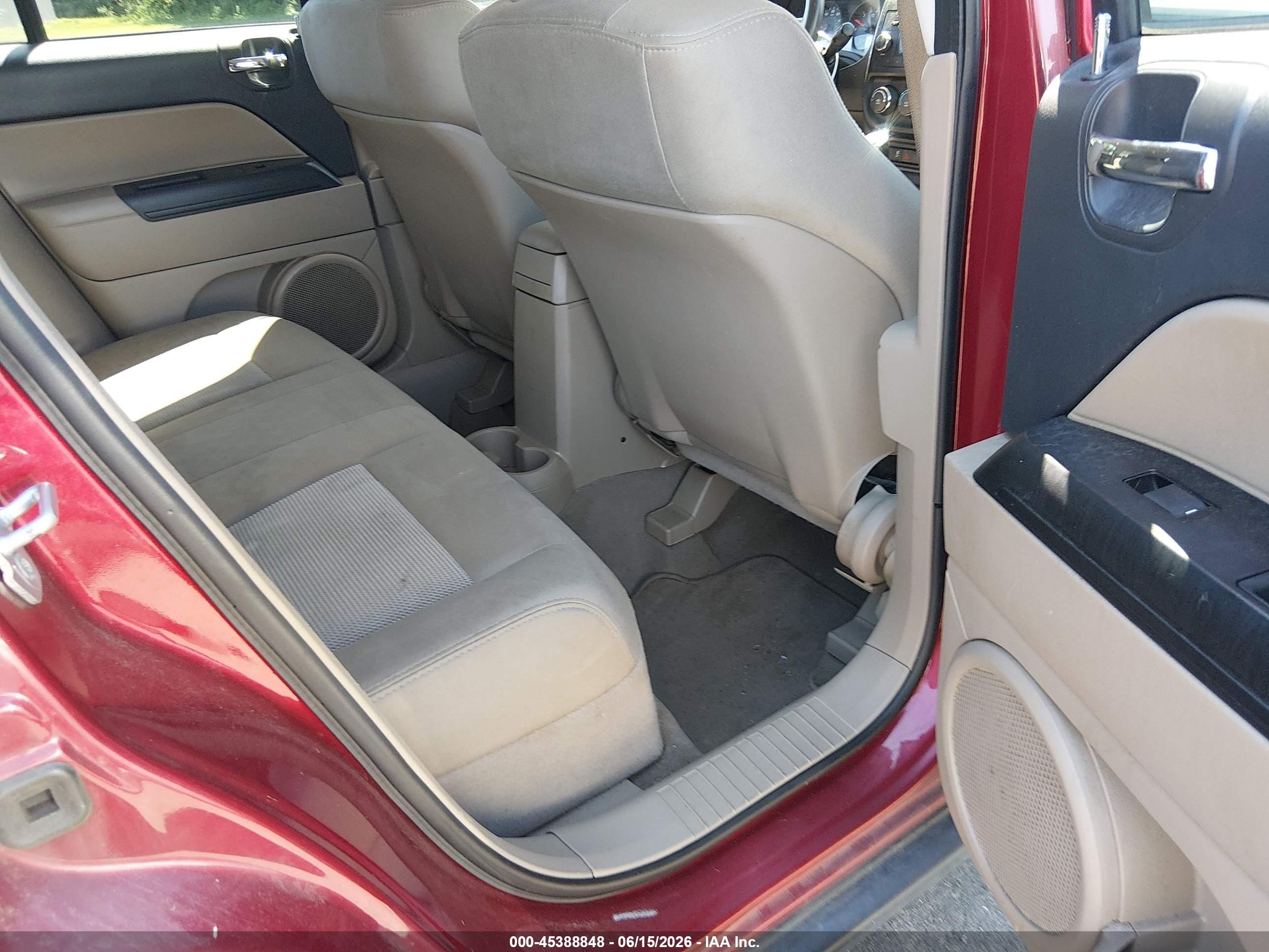 2012 Jeep Compass Sport Red vin: 1C4NJDBB0CD576970
