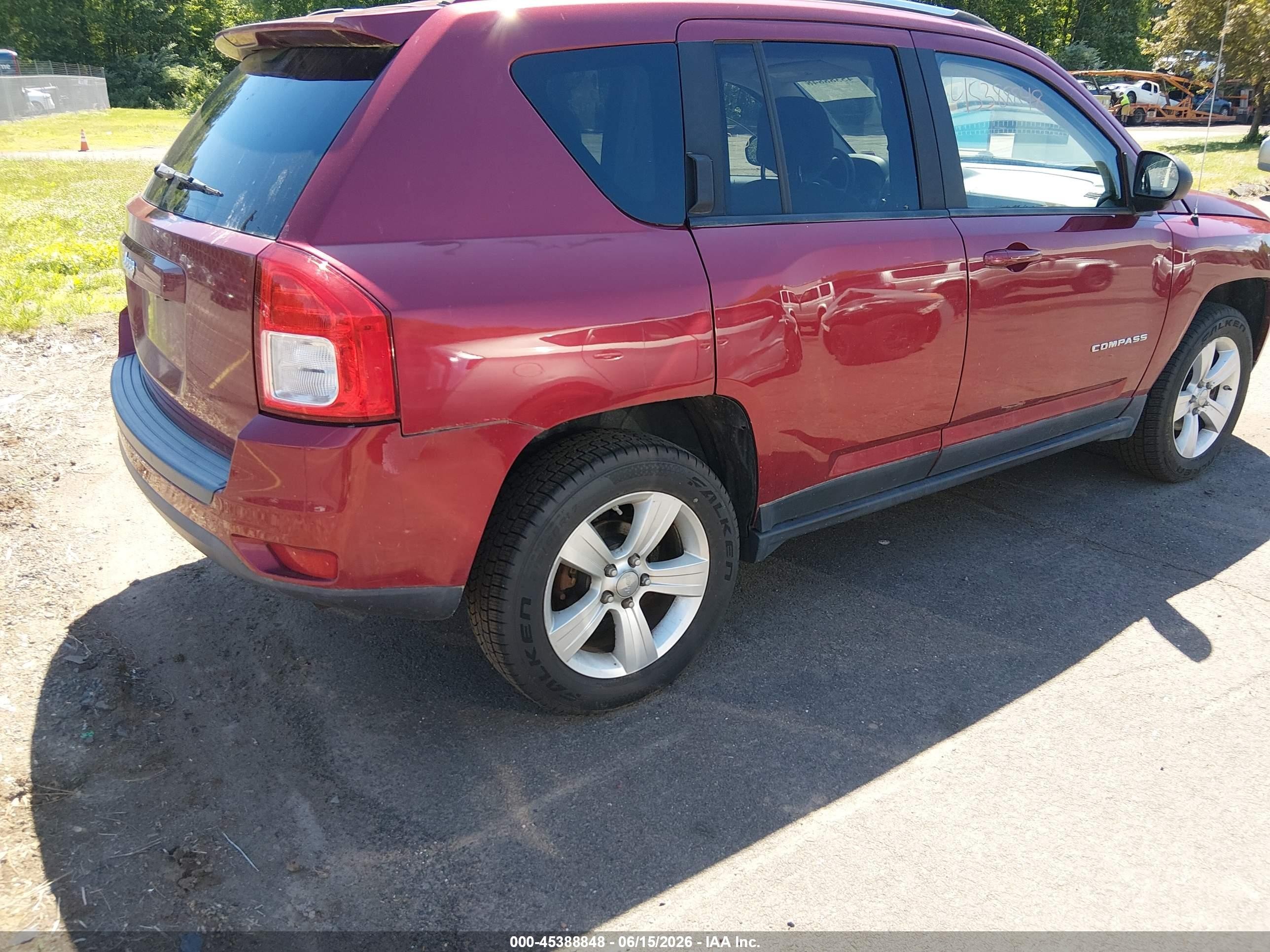 2012 Jeep Compass Sport Red vin: 1C4NJDBB0CD576970