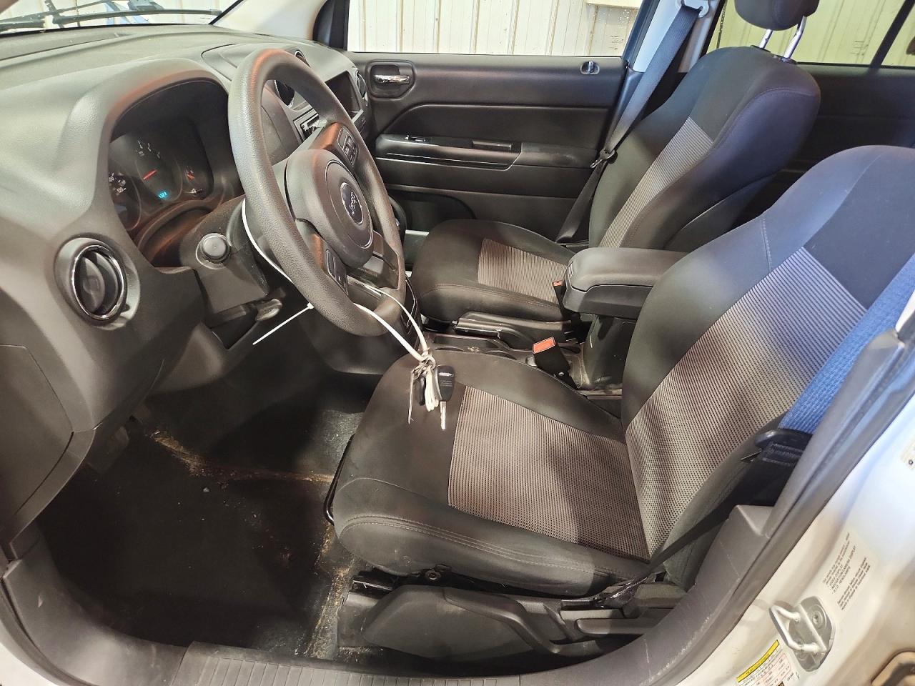 2012 Jeep Compass Sport White vin: 1C4NJDBB0CD612446
