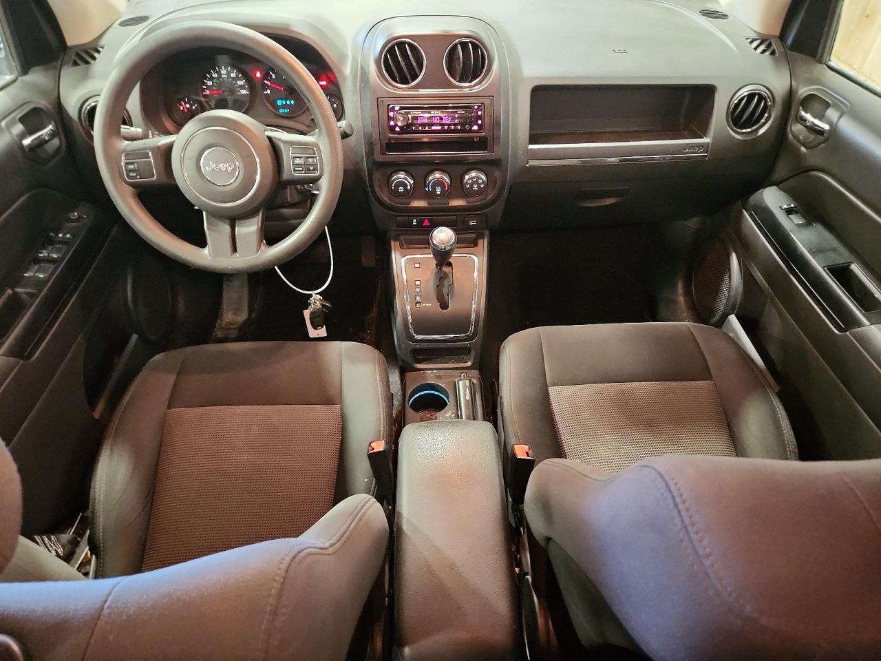 2012 Jeep Compass Sport White vin: 1C4NJDBB0CD612446