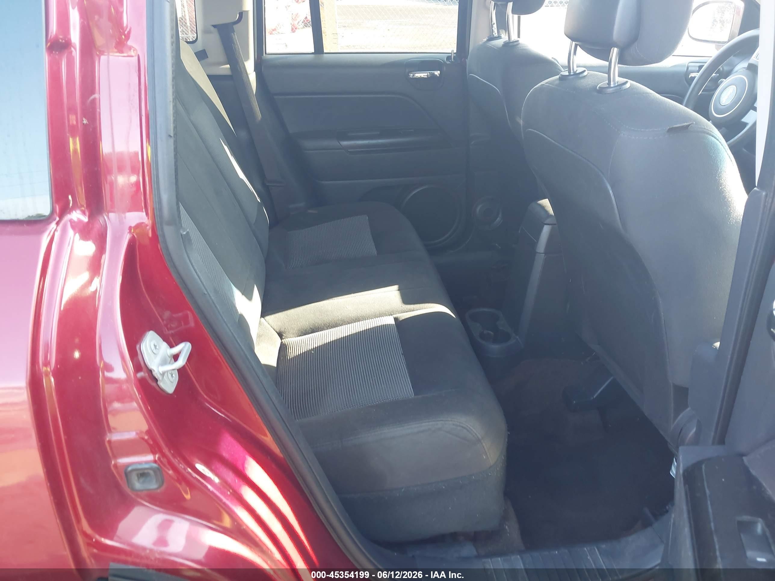 2015 Jeep Compass Sport Burgundy vin: 1C4NJDBB0FD240157