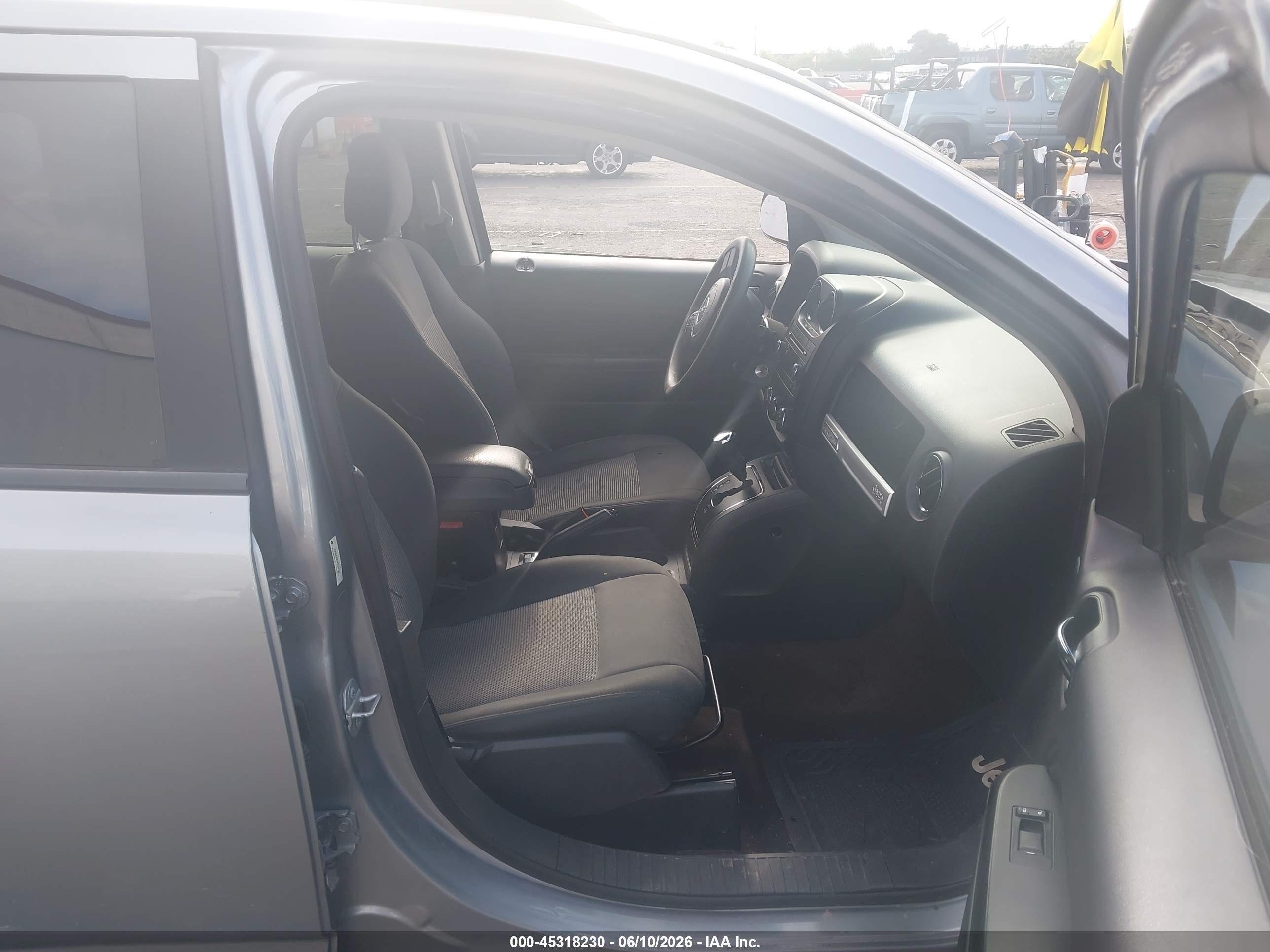 2015 Jeep Compass Sport Silver vin: 1C4NJDBB0FD316766