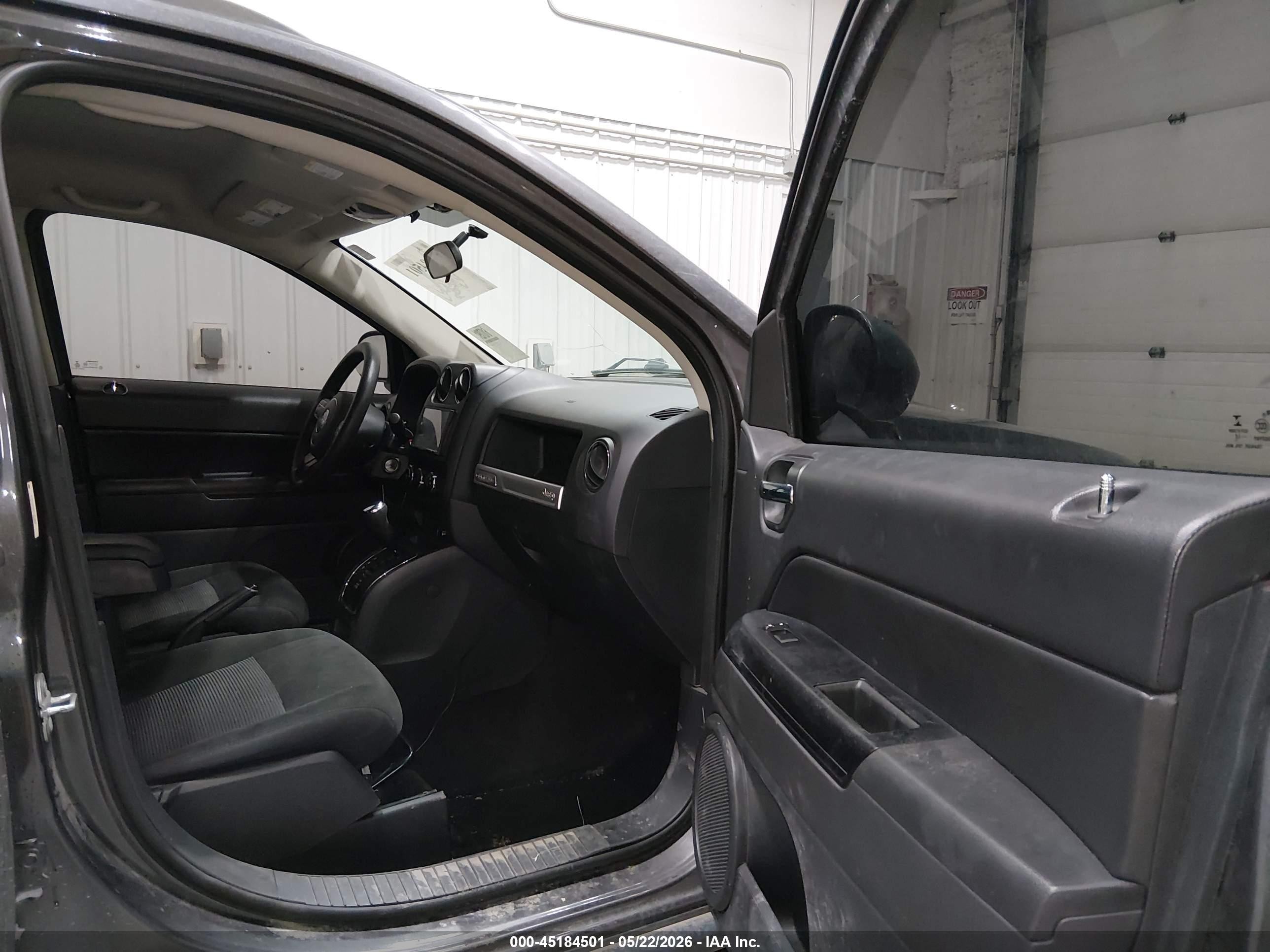 2015 Jeep Compass Sport Серый vin: 1C4NJDBB0FD424059