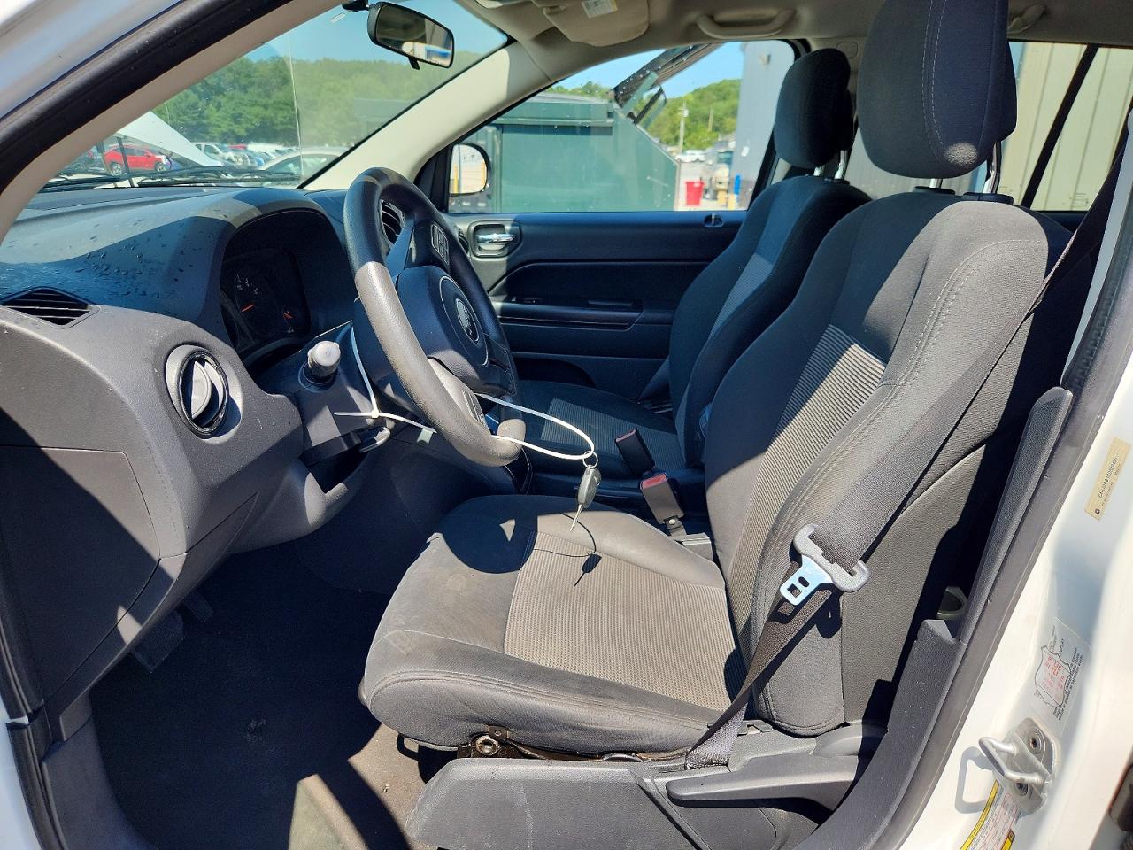 2012 Jeep Compass Sport White vin: 1C4NJDBB1CD520455