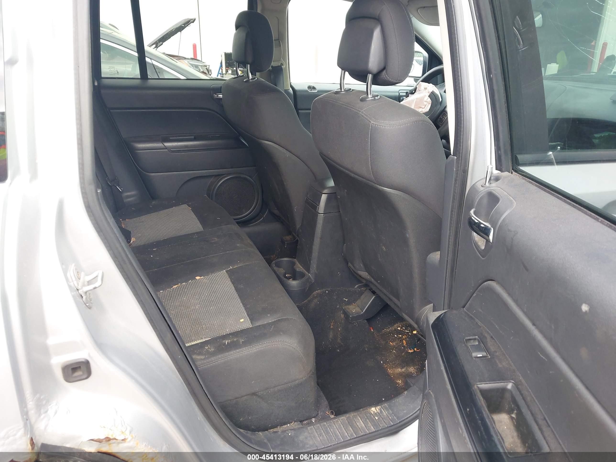 2012 Jeep Compass Sport Silver vin: 1C4NJDBB1CD569669