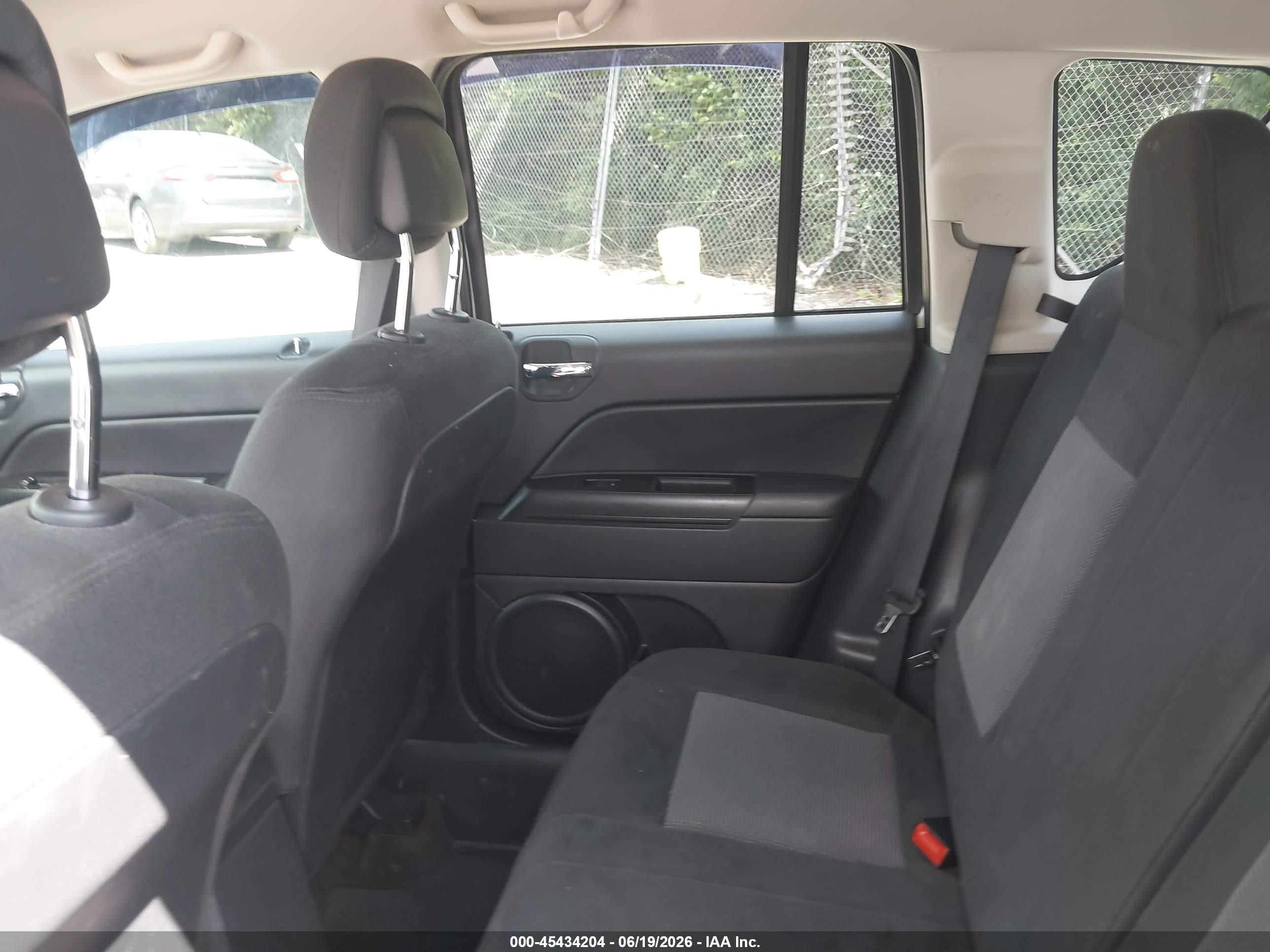 2014 Jeep Compass Sport White vin: 1C4NJDBB1ED623040