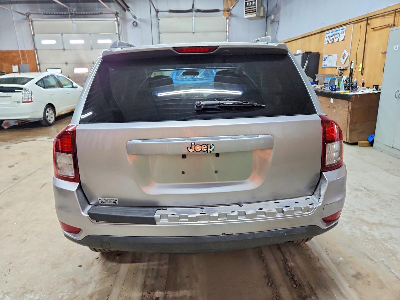 2015 Jeep Compass Sport Silver vin: 1C4NJDBB1FD197447