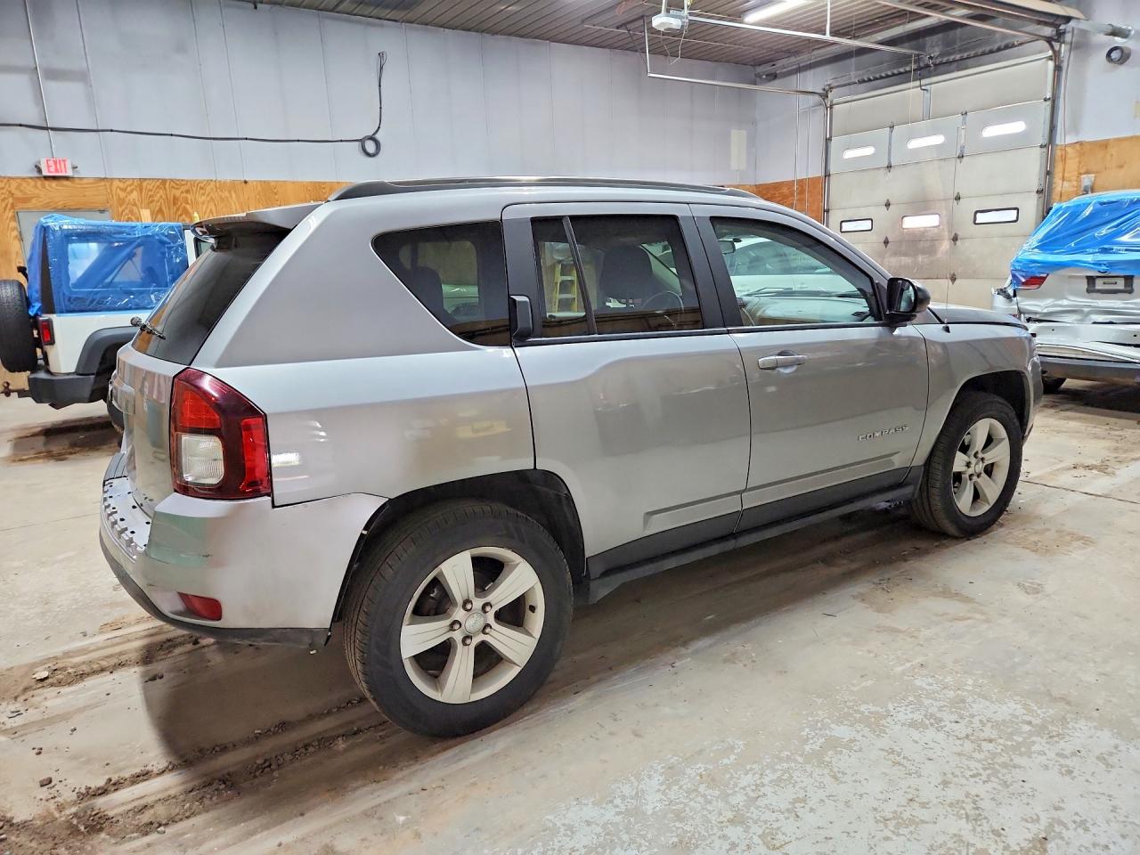 2015 Jeep Compass Sport Silver vin: 1C4NJDBB1FD197447