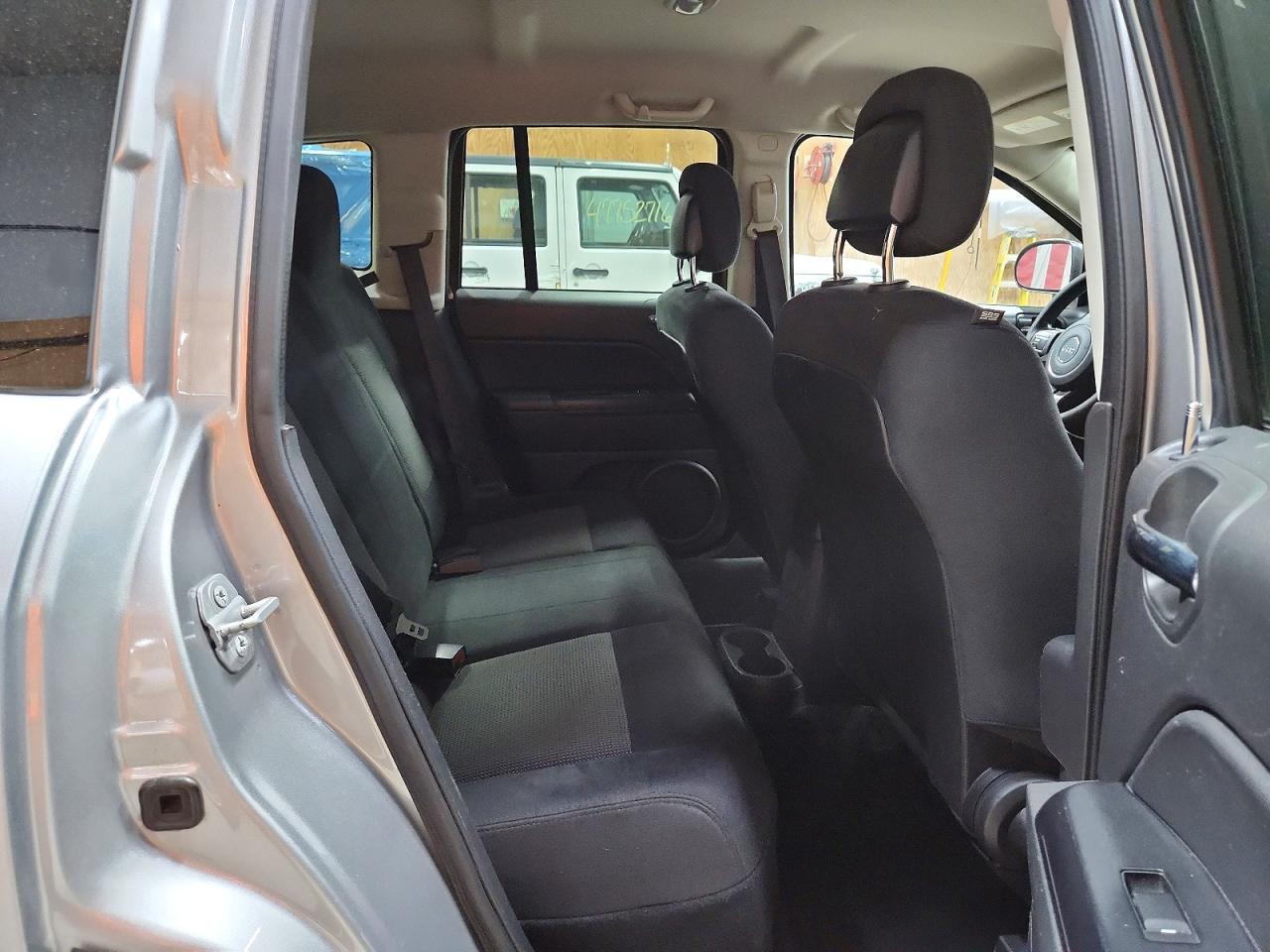 2015 Jeep Compass Sport Silver vin: 1C4NJDBB1FD197447