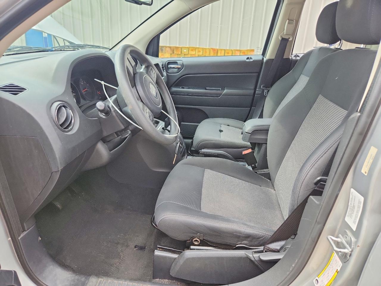 2012 Jeep Compass Sport Серебряный vin: 1C4NJDBB2CD633251