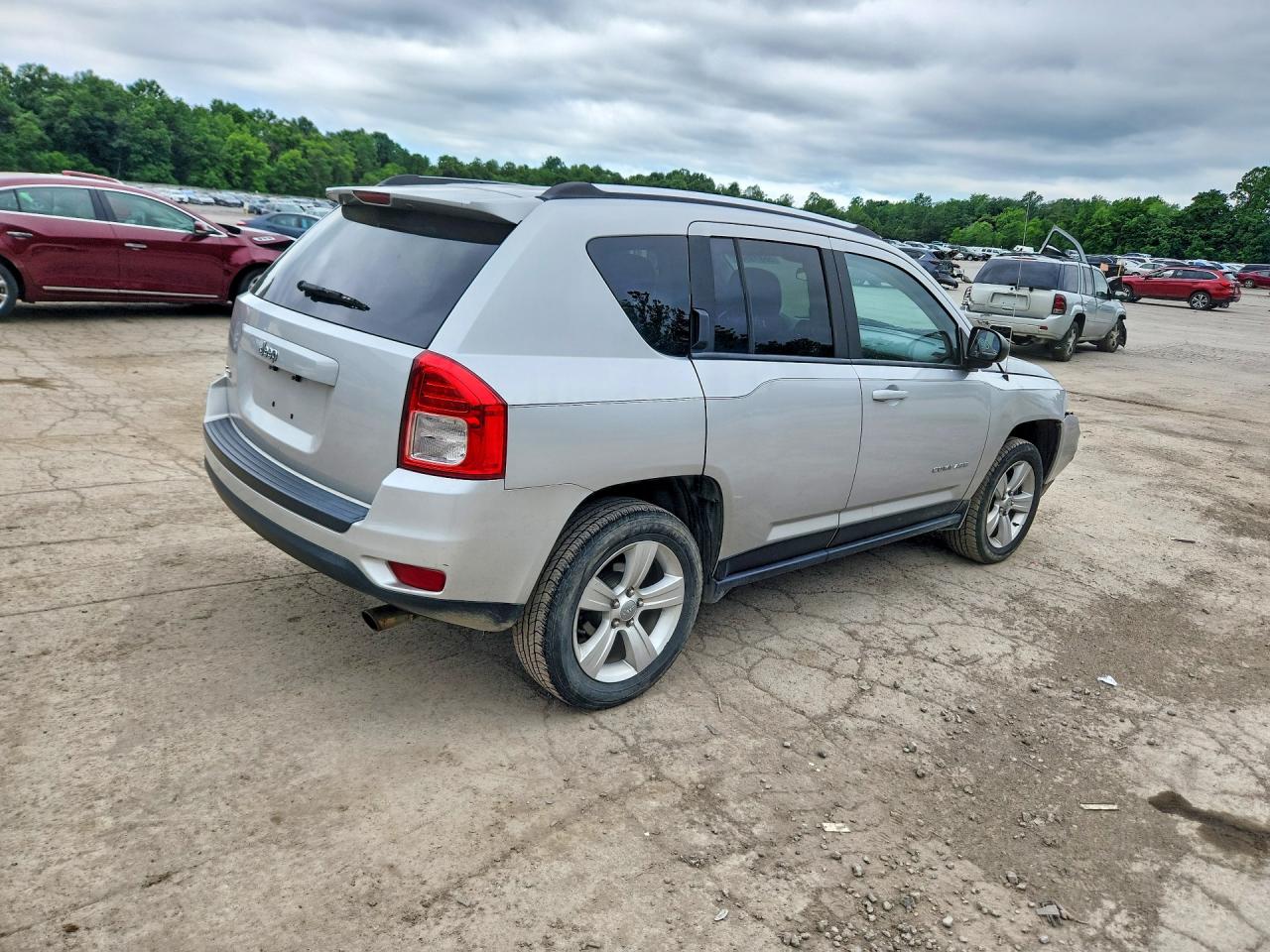 2013 Jeep Compass Sport Silver vin: 1C4NJDBB2DD174157
