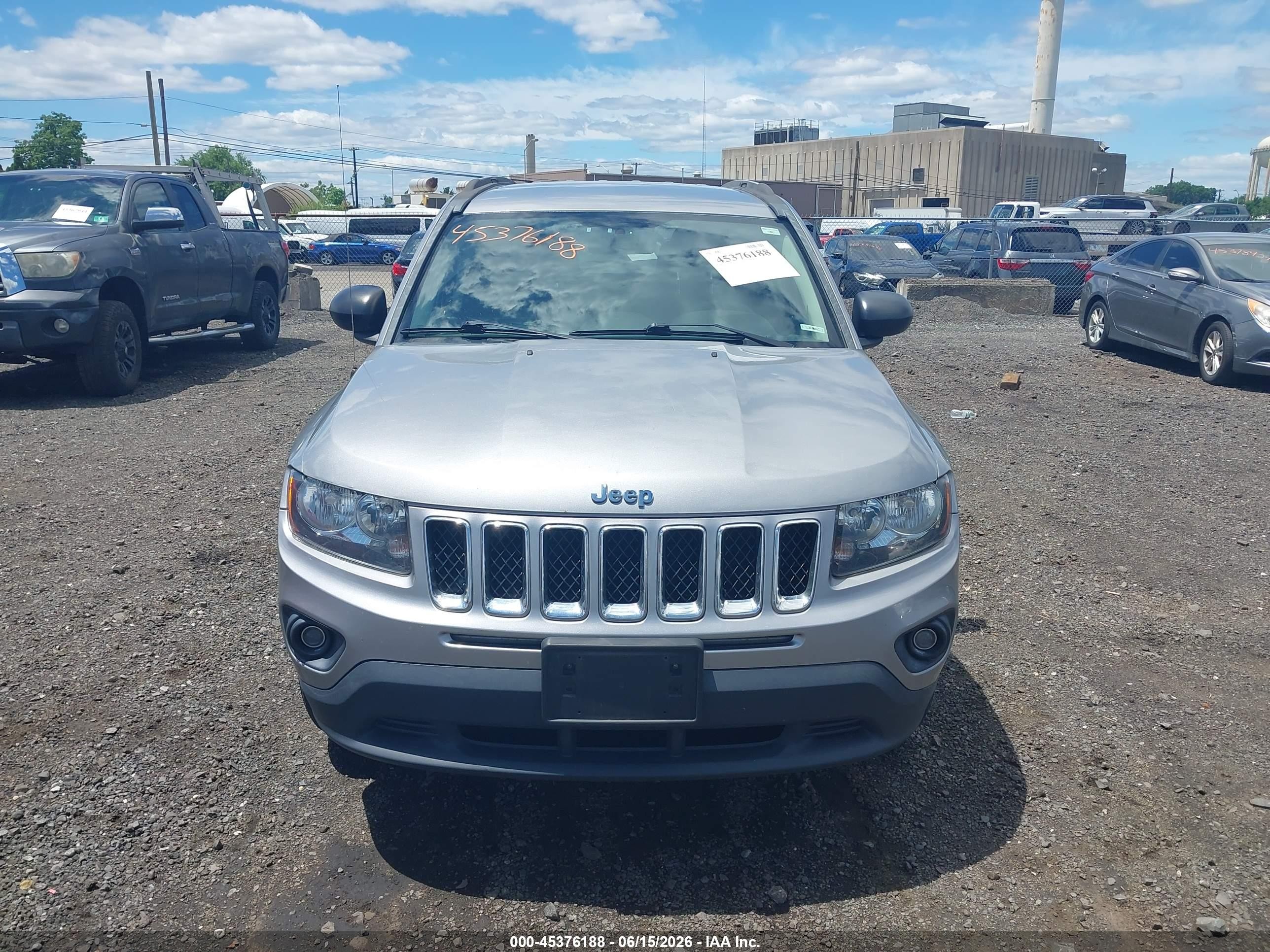 2015 Jeep Compass Sport Silver vin: 1C4NJDBB2FD282720
