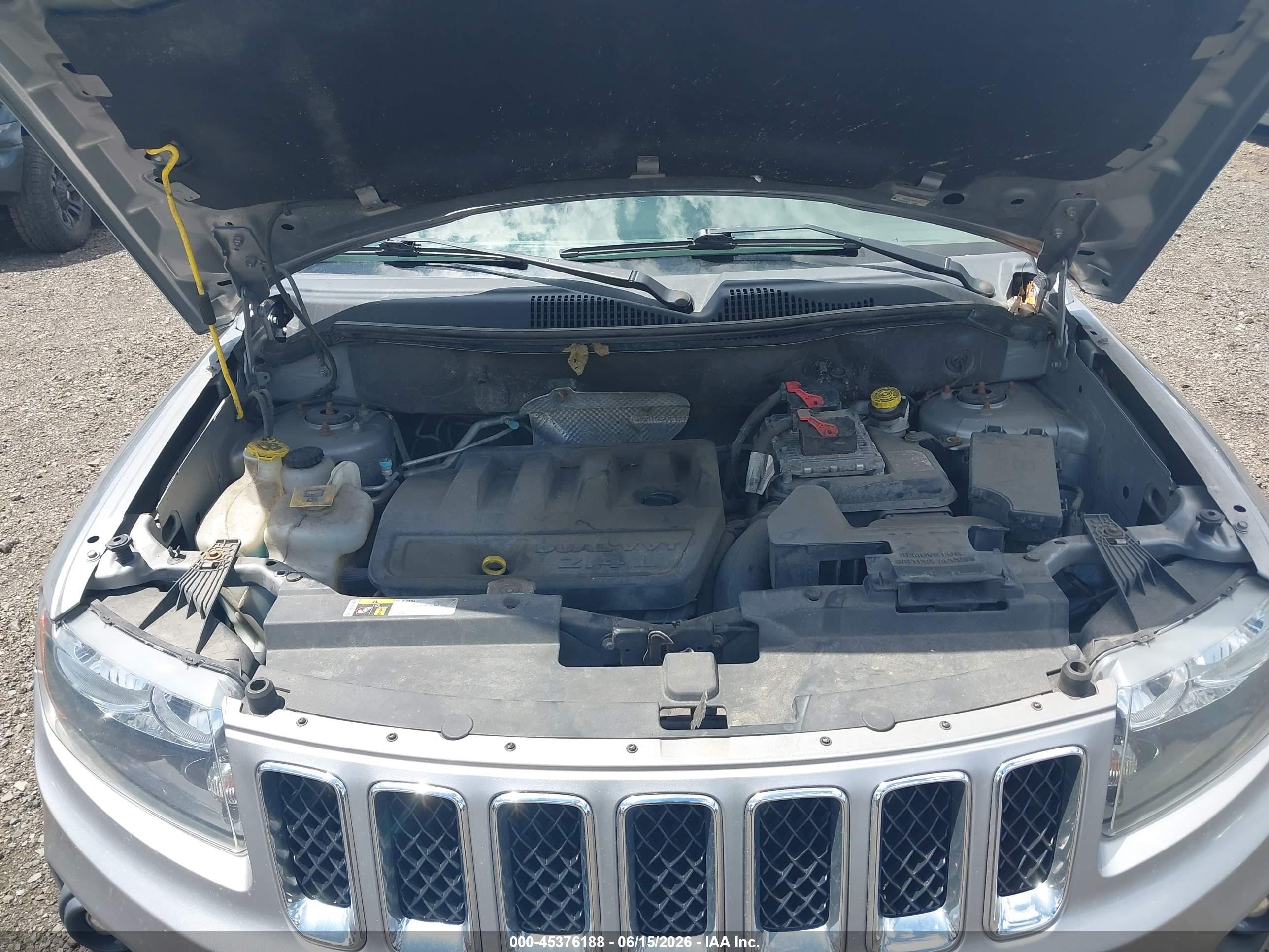 2015 Jeep Compass Sport Silver vin: 1C4NJDBB2FD282720