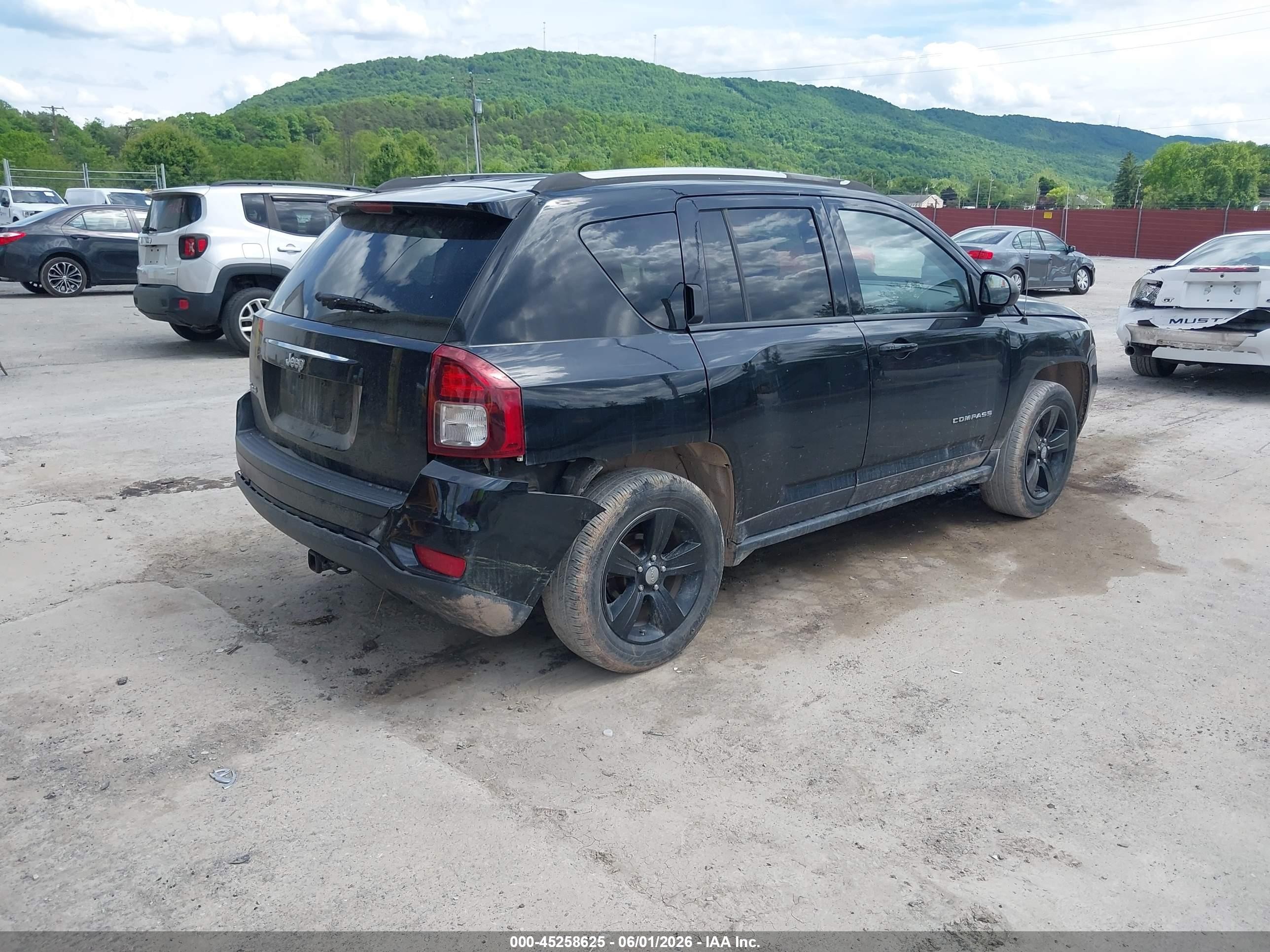 2015 Jeep Compass Sport Черный vin: 1C4NJDBB2FD423835