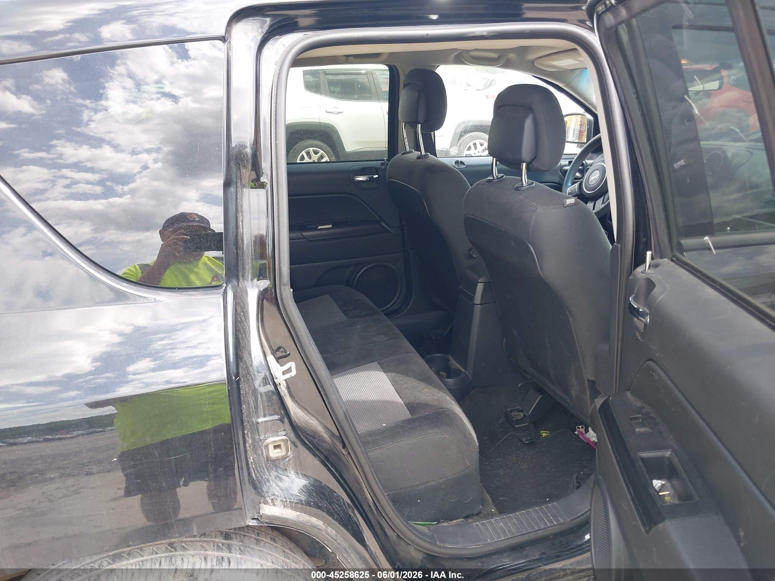 2015 Jeep Compass Sport Черный vin: 1C4NJDBB2FD423835