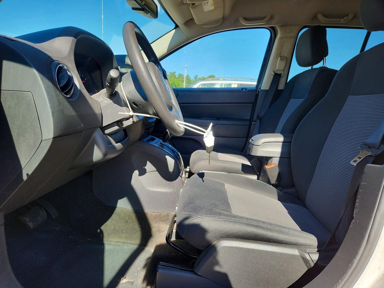 2013 Jeep Compass Sport White vin: 1C4NJDBB3DD196443