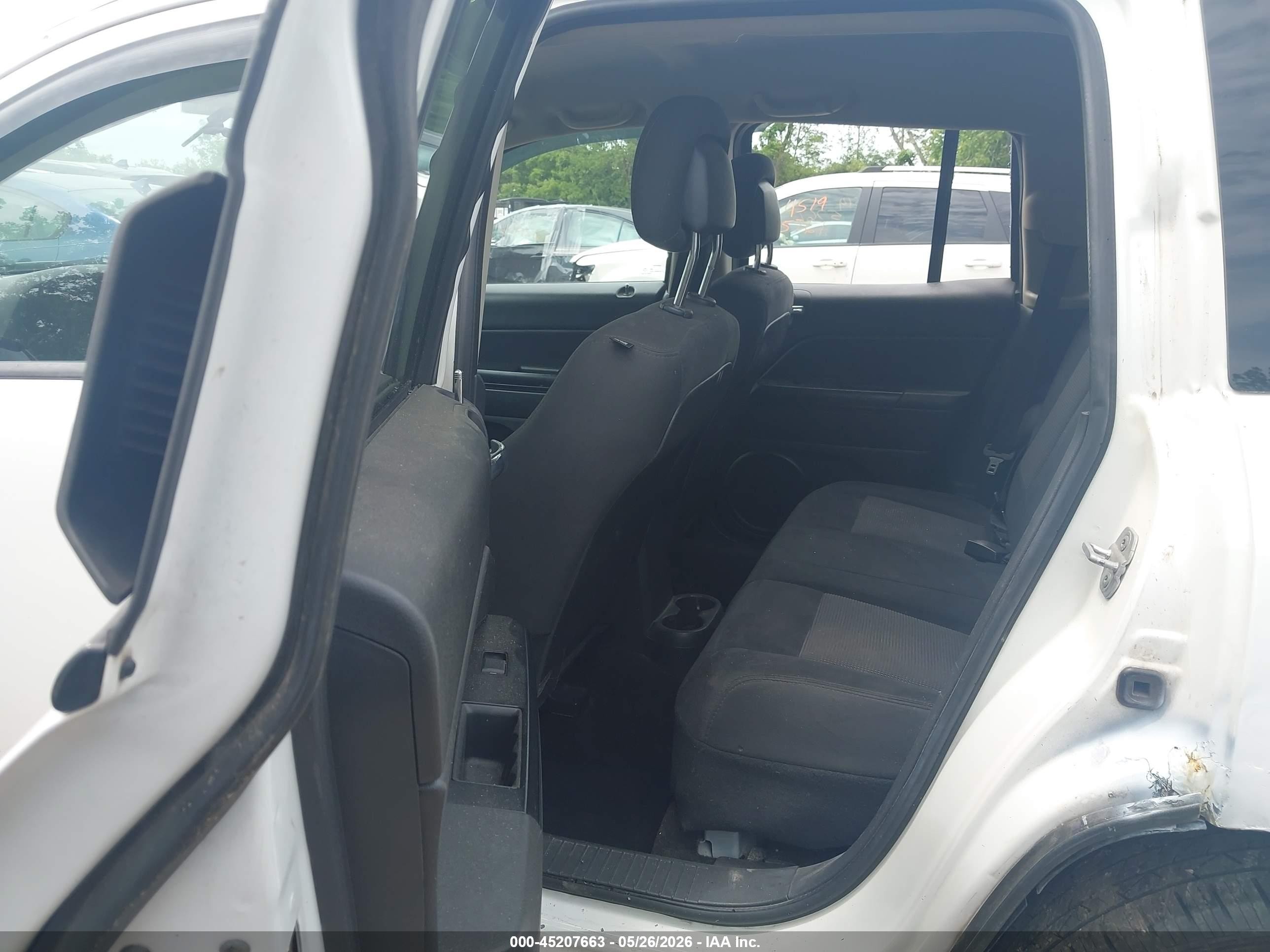 2014 Jeep Compass Sport White vin: 1C4NJDBB3ED567876