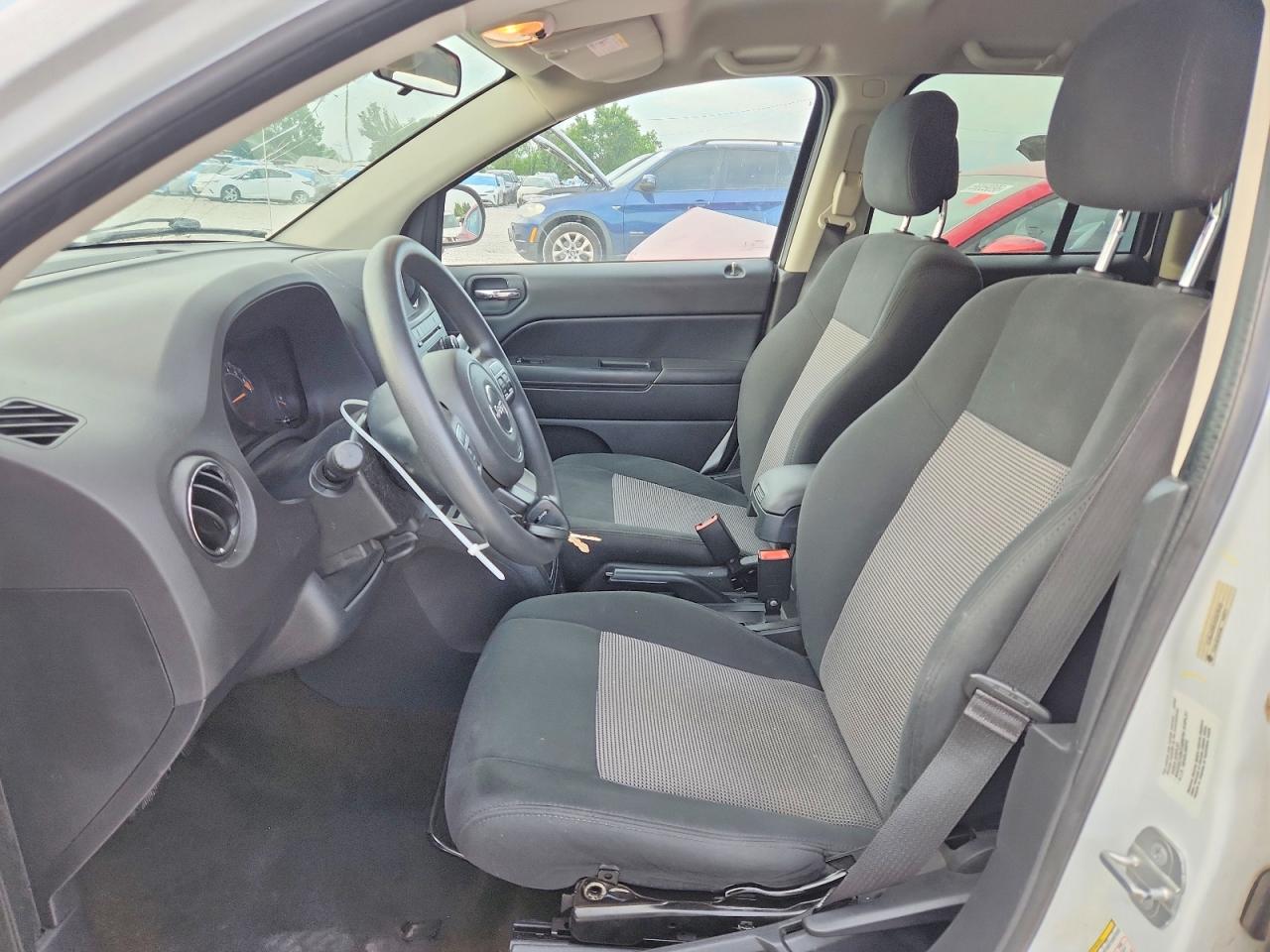 2014 Jeep Compass Sport White vin: 1C4NJDBB3ED879552