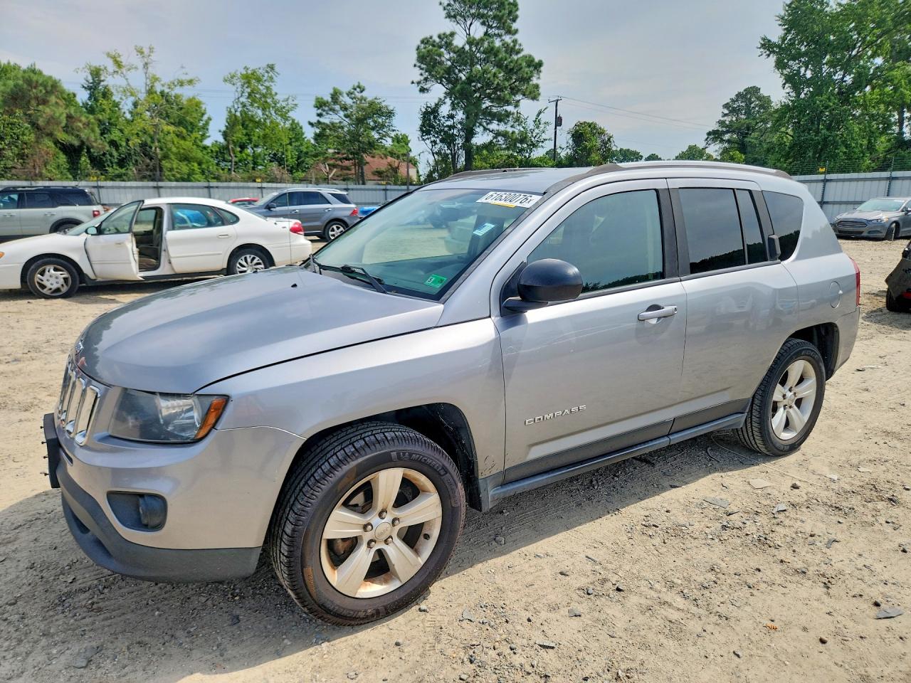 2015 Jeep Compass Sport Серебряный vin: 1C4NJDBB3FD416621