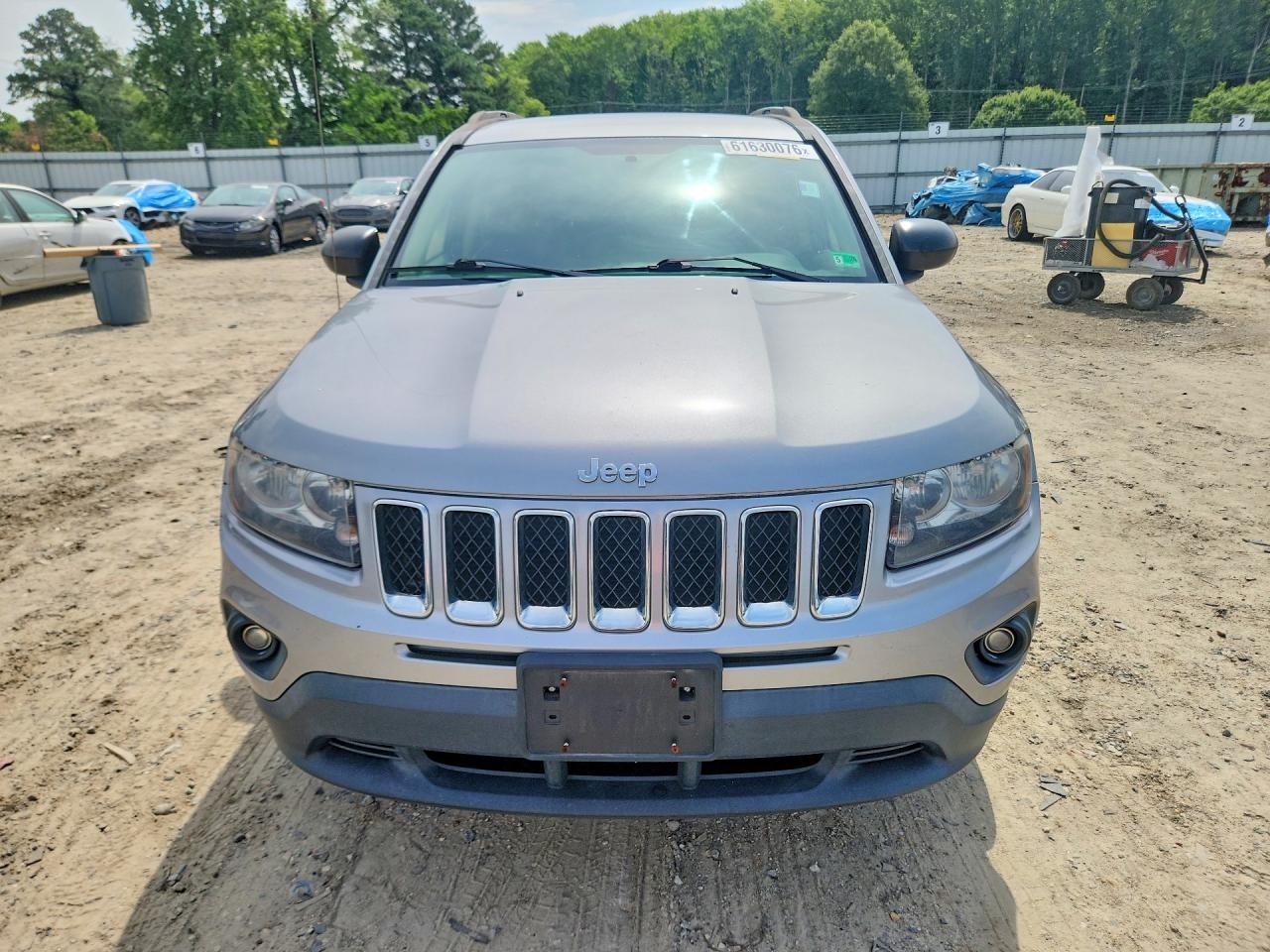 2015 Jeep Compass Sport Серебряный vin: 1C4NJDBB3FD416621