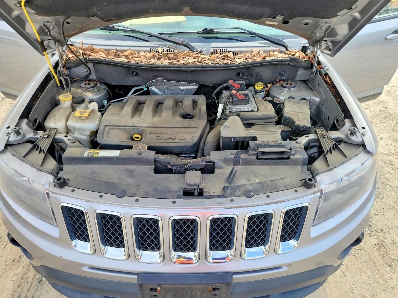 2015 Jeep Compass Sport Серебряный vin: 1C4NJDBB3FD416621