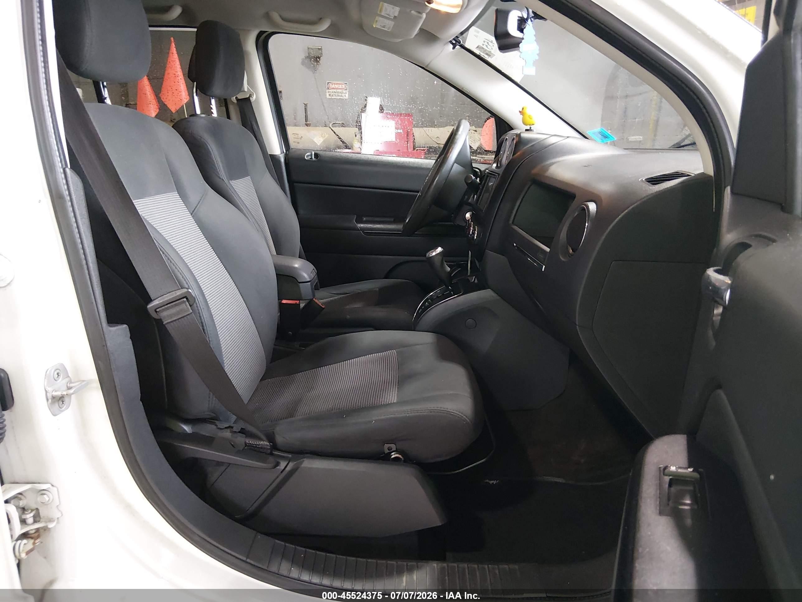 2013 Jeep Compass Sport White vin: 1C4NJDBB4DD275099