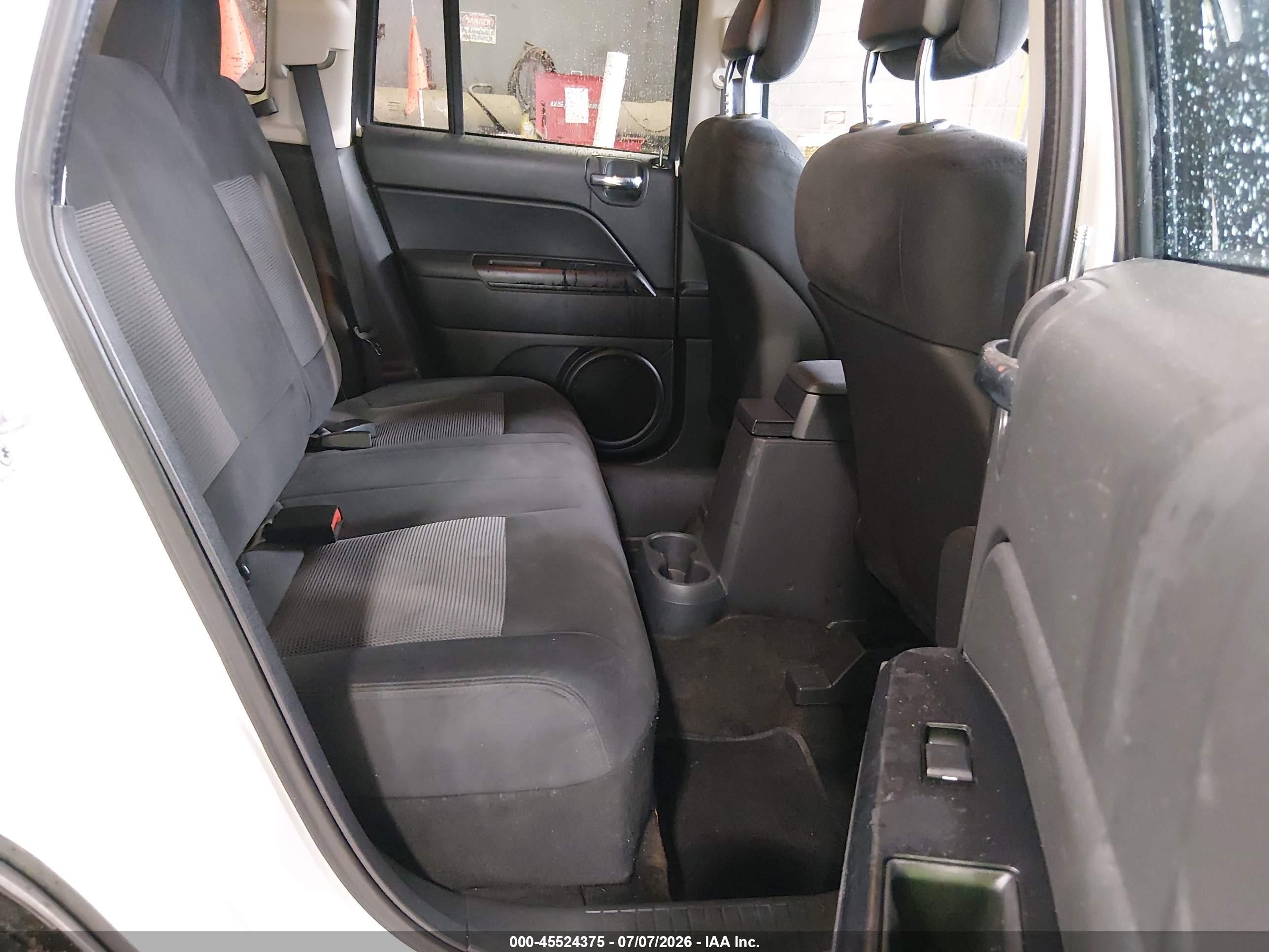 2013 Jeep Compass Sport White vin: 1C4NJDBB4DD275099