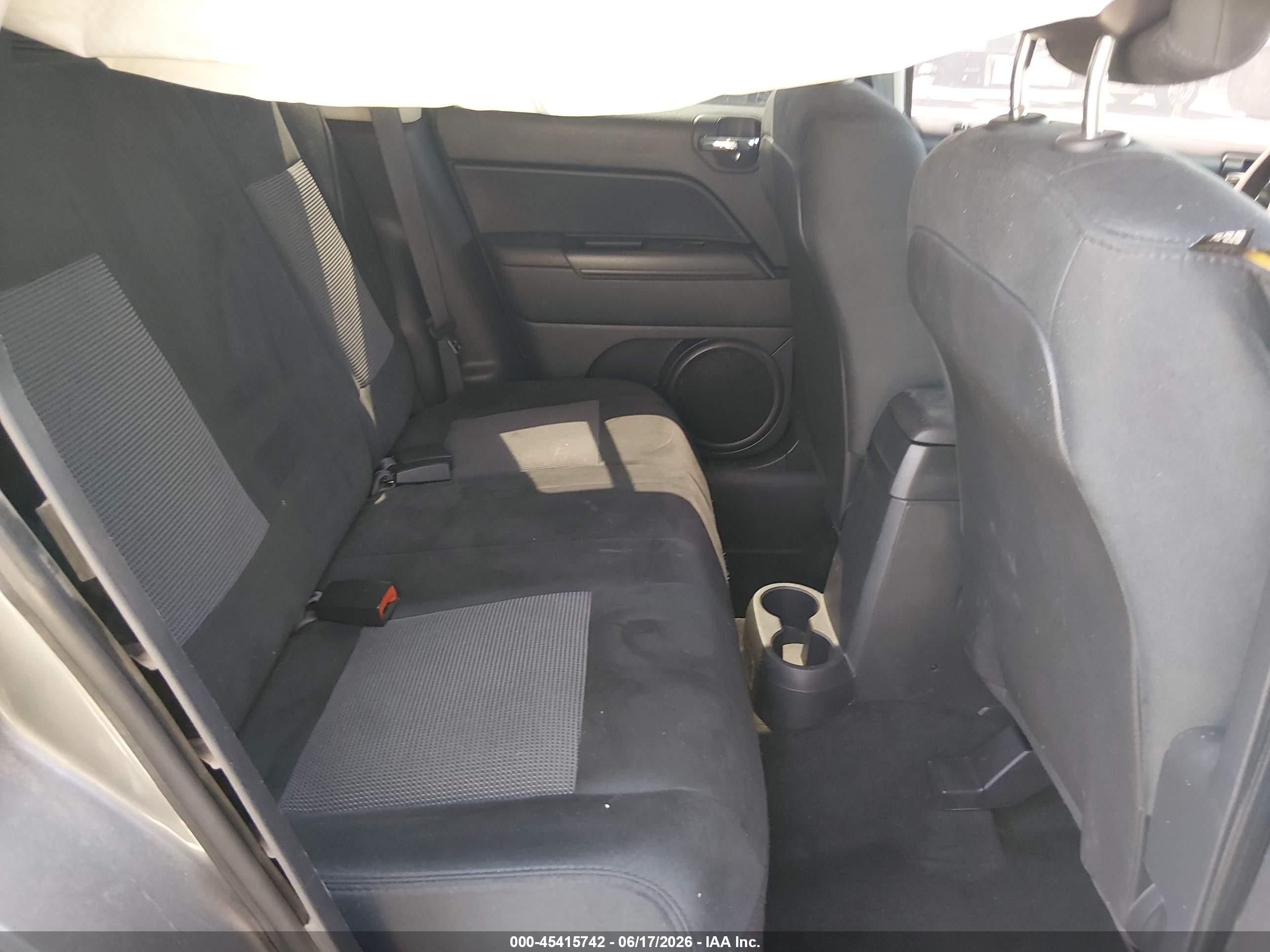 2014 Jeep Compass Sport Gray vin: 1C4NJDBB4ED593080