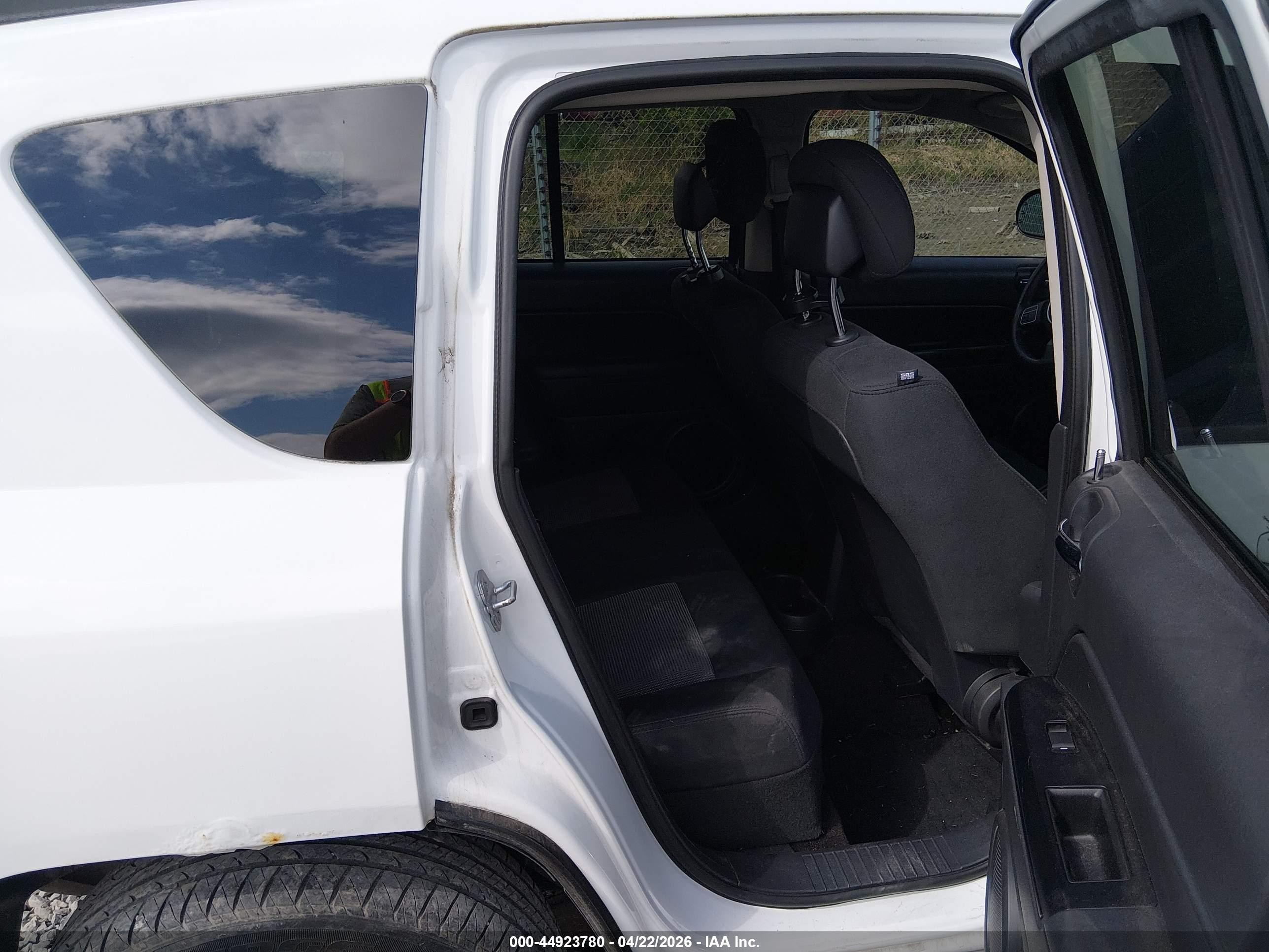 2014 Jeep Compass Sport Белый vin: 1C4NJDBB4ED661250