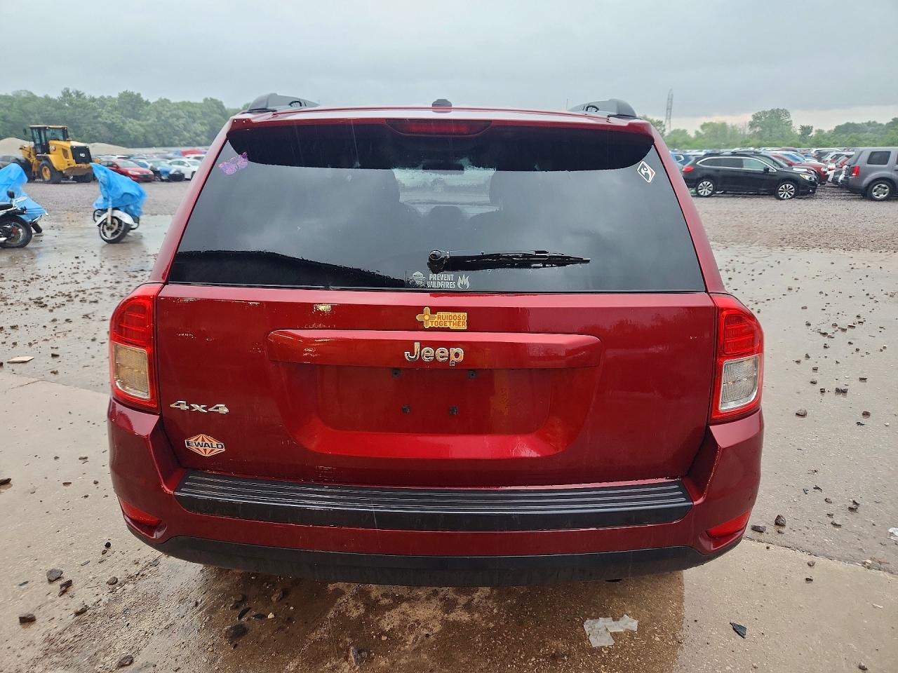 2012 Jeep Compass Sport Red vin: 1C4NJDBB6CD572311