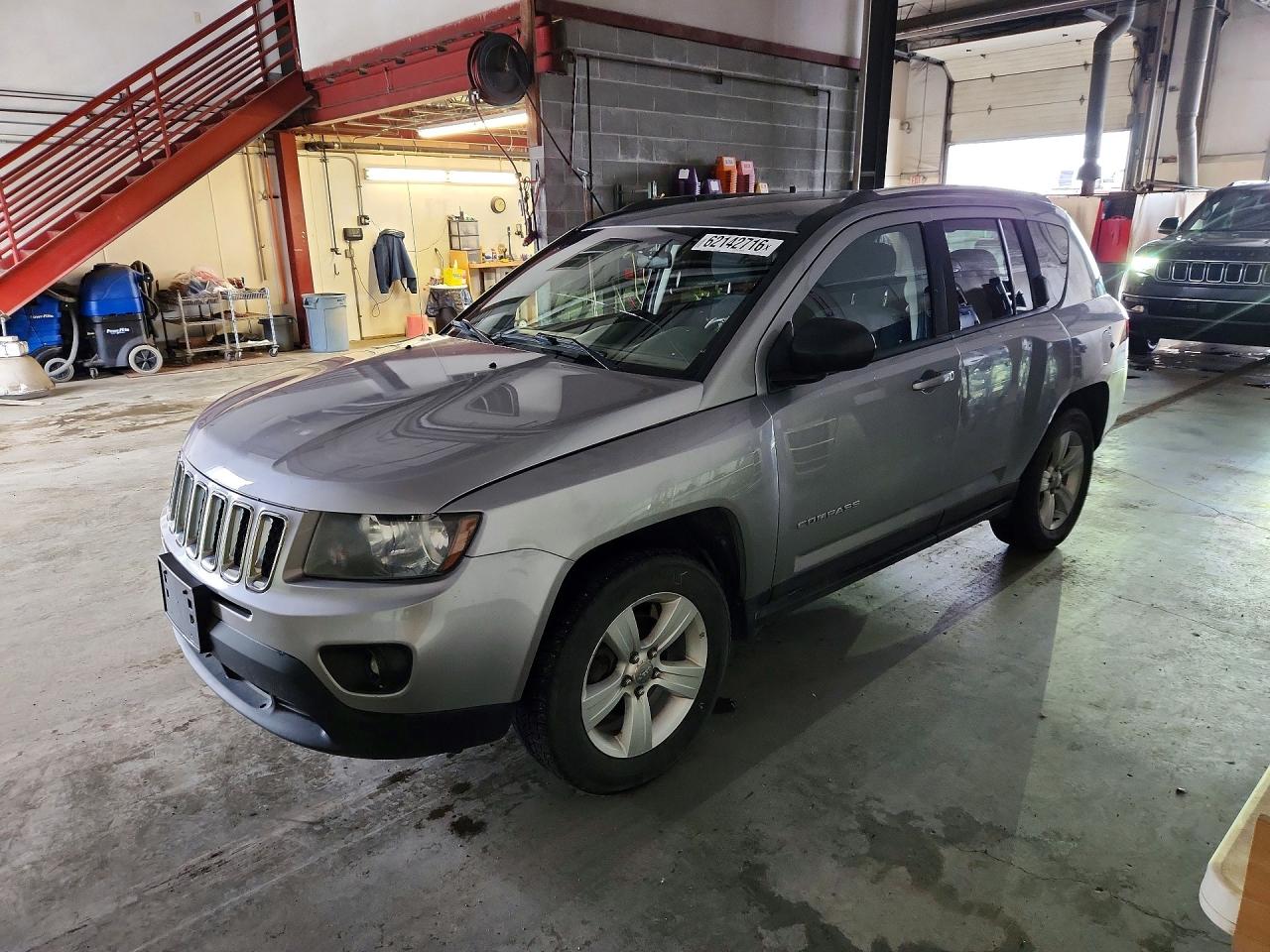 2014 Jeep Compass Sport Серебряный vin: 1C4NJDBB6ED780854