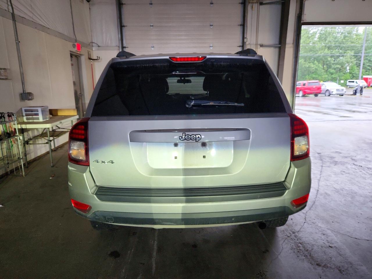 2014 Jeep Compass Sport Серебряный vin: 1C4NJDBB6ED780854