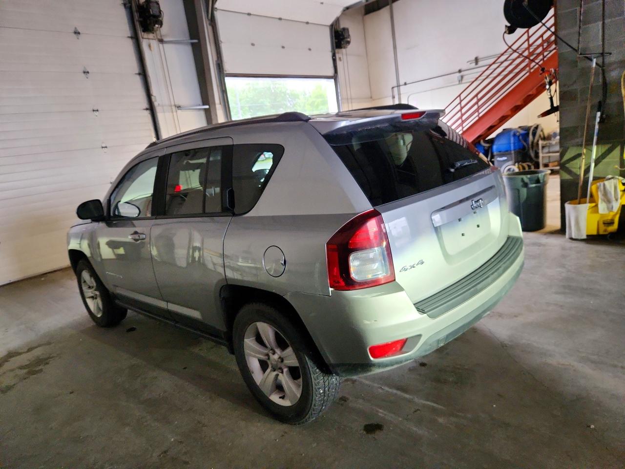 2014 Jeep Compass Sport Серебряный vin: 1C4NJDBB6ED780854