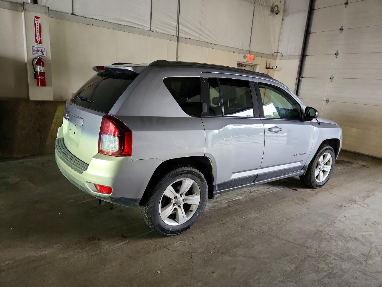 2014 Jeep Compass Sport Серебряный vin: 1C4NJDBB6ED780854