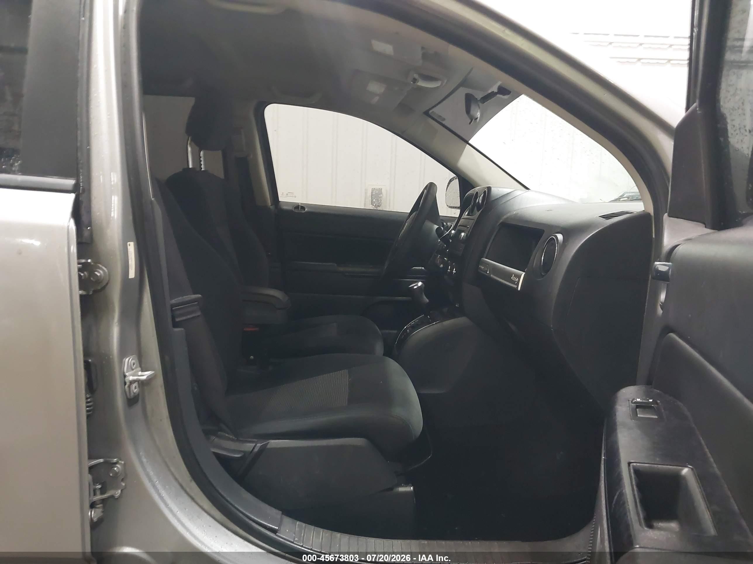 2015 Jeep Compass Sport Silver vin: 1C4NJDBB6FD332602